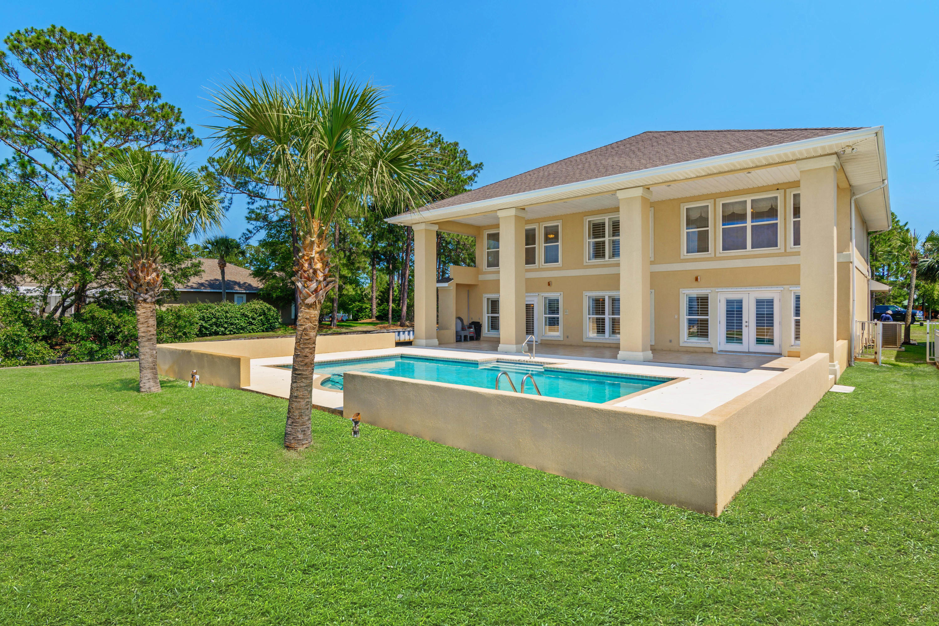 WHISPER BAY - Residential