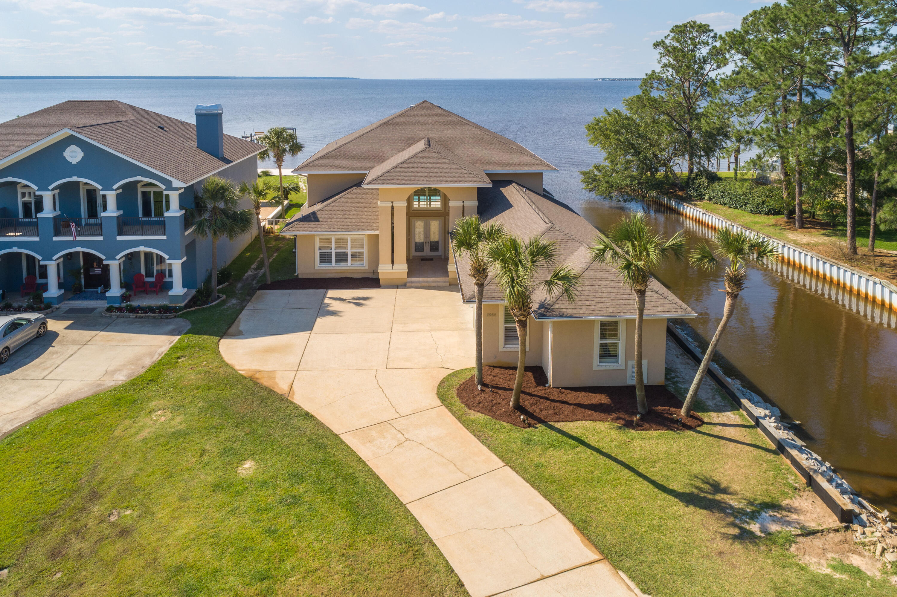 WHISPER BAY - Residential