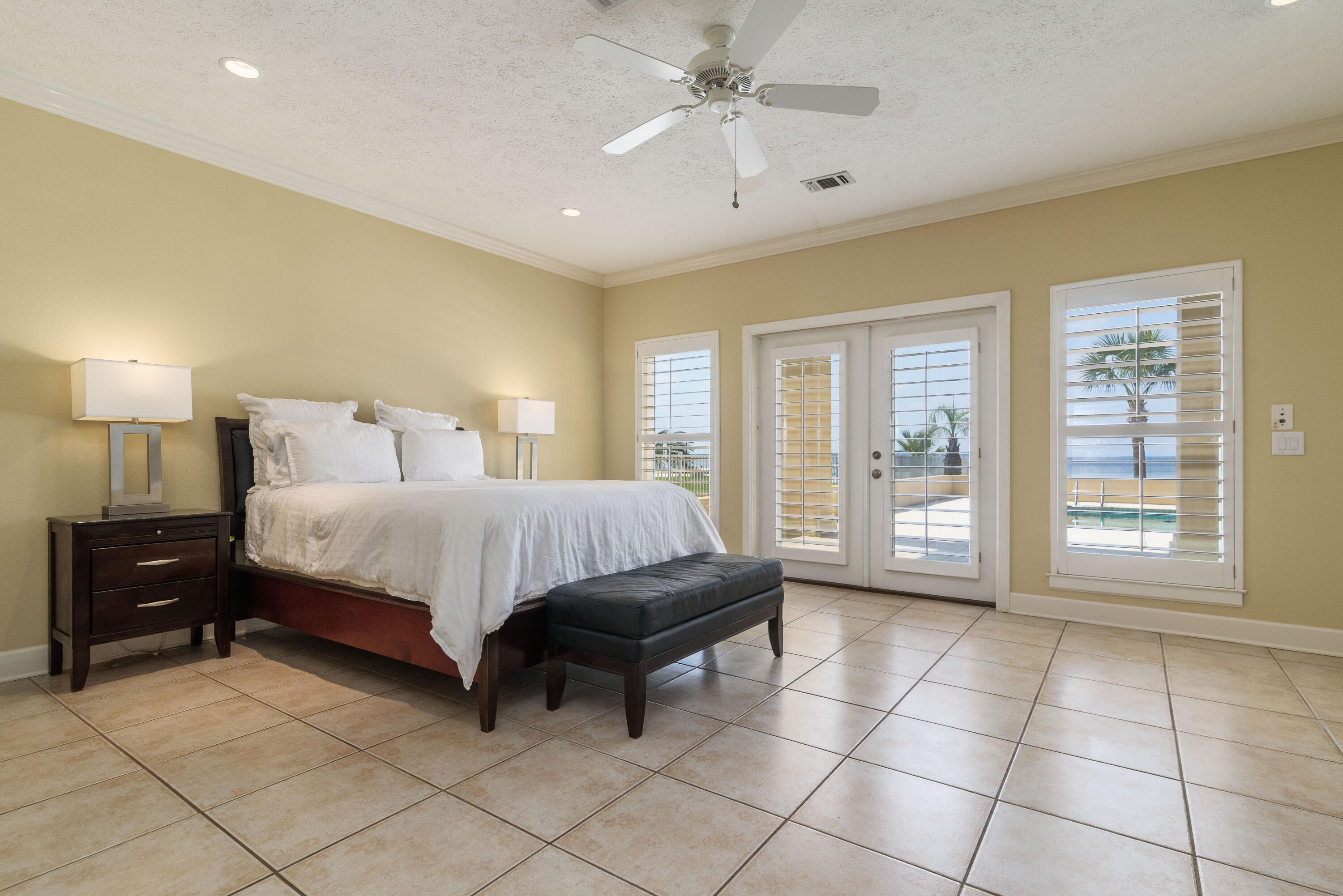 WHISPER BAY - Residential