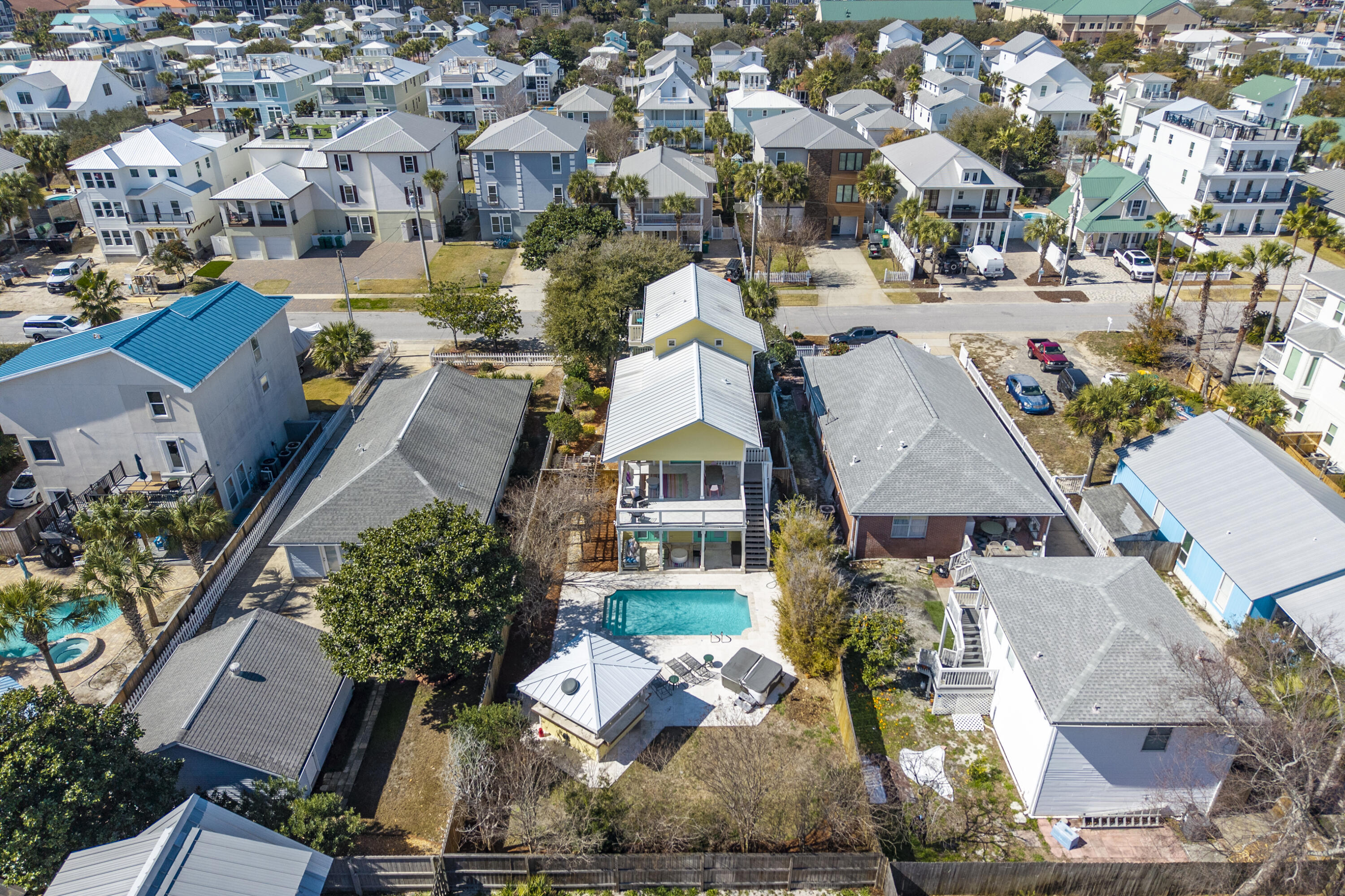 CRYSTAL BEACH - Residential