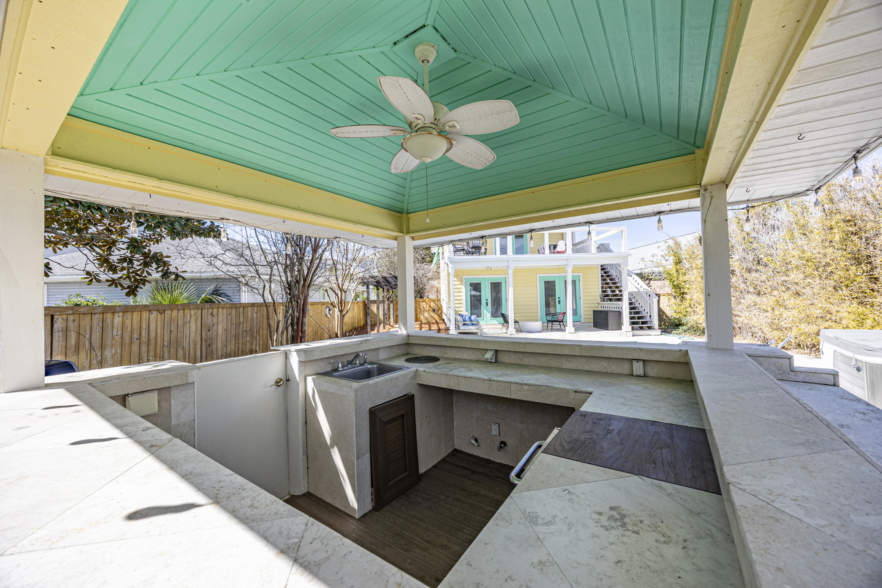 CRYSTAL BEACH - Residential