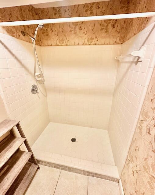 LIVESAY T/H - Residential