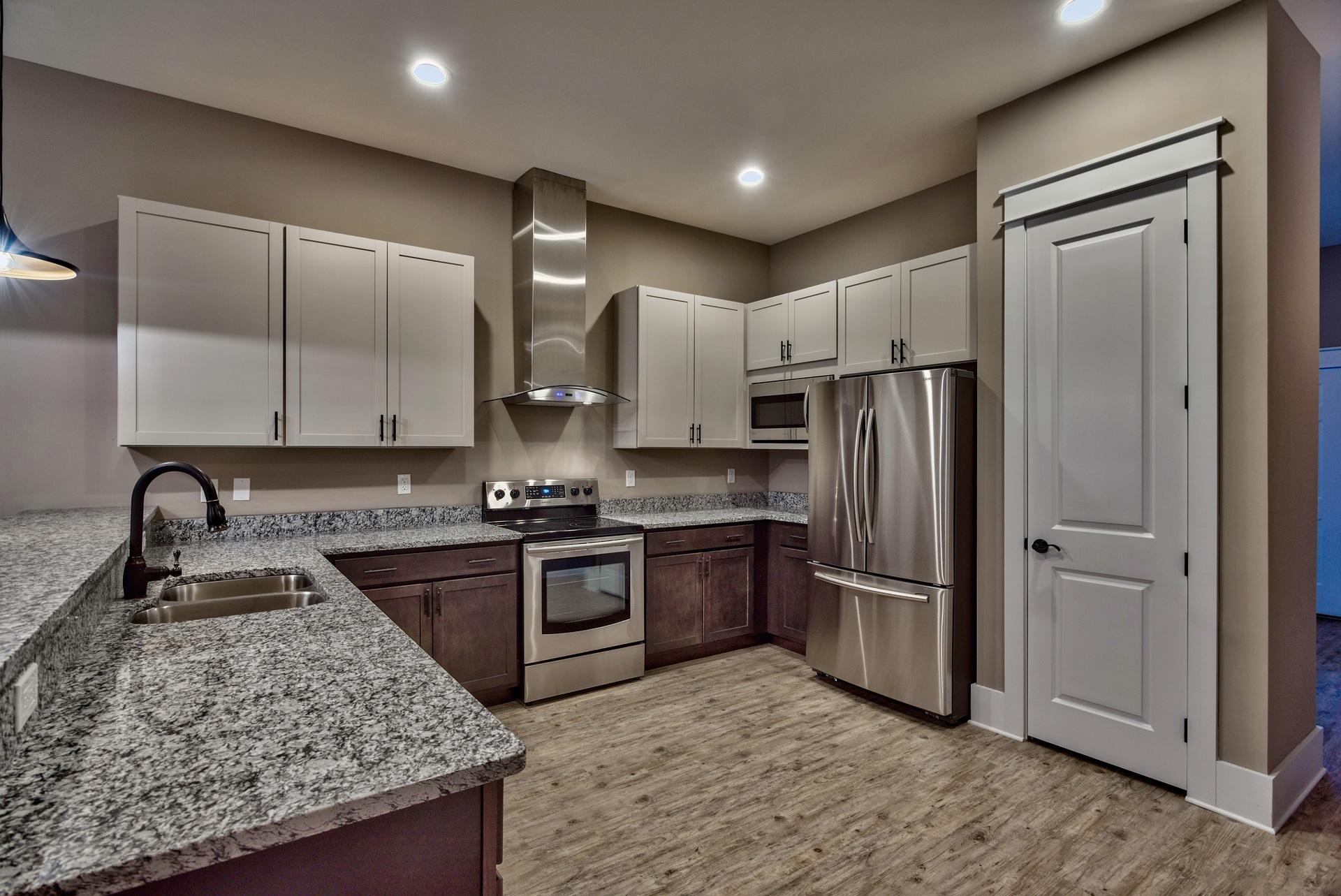 DIAMOND LAKES - Residential