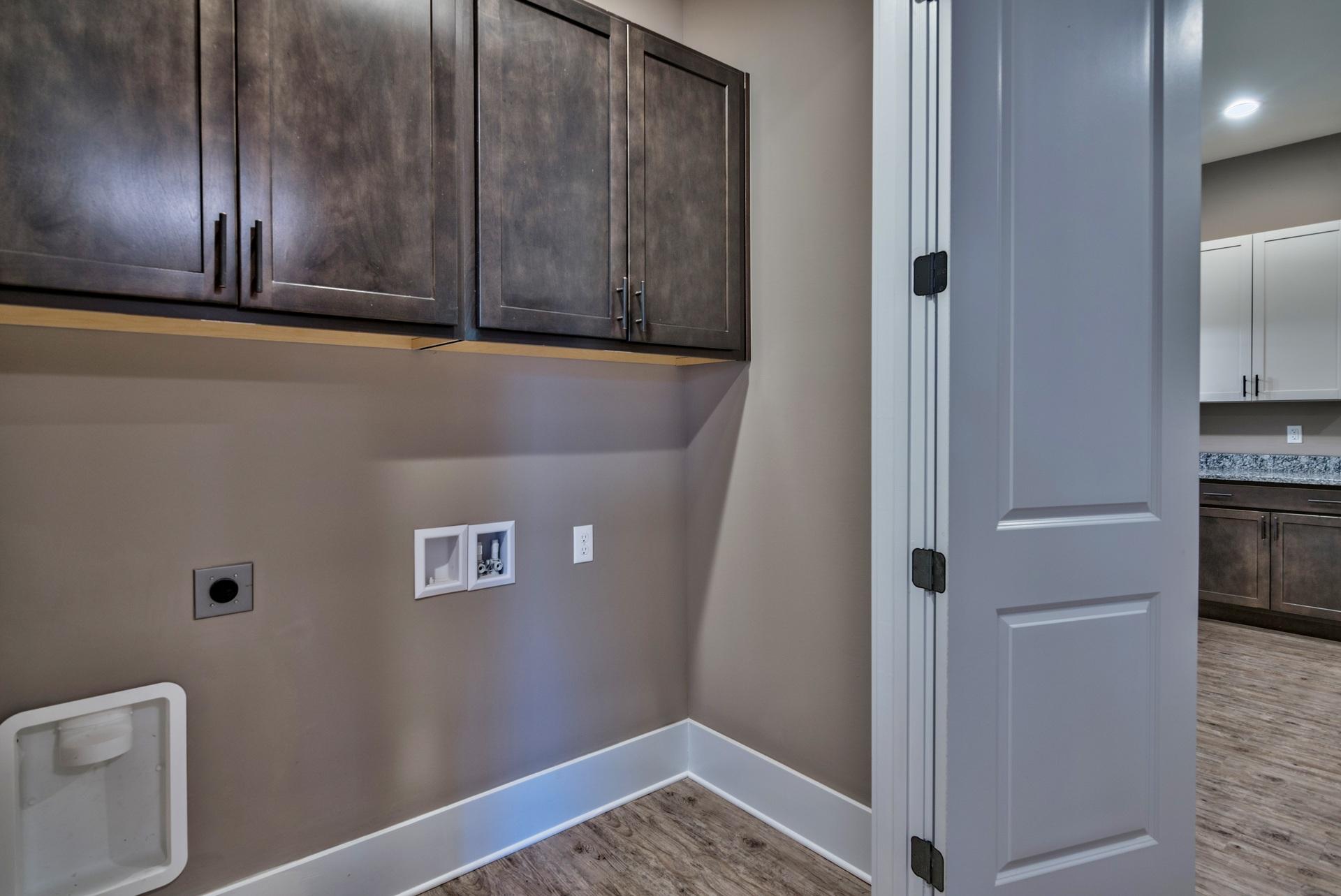 DIAMOND LAKES - Residential