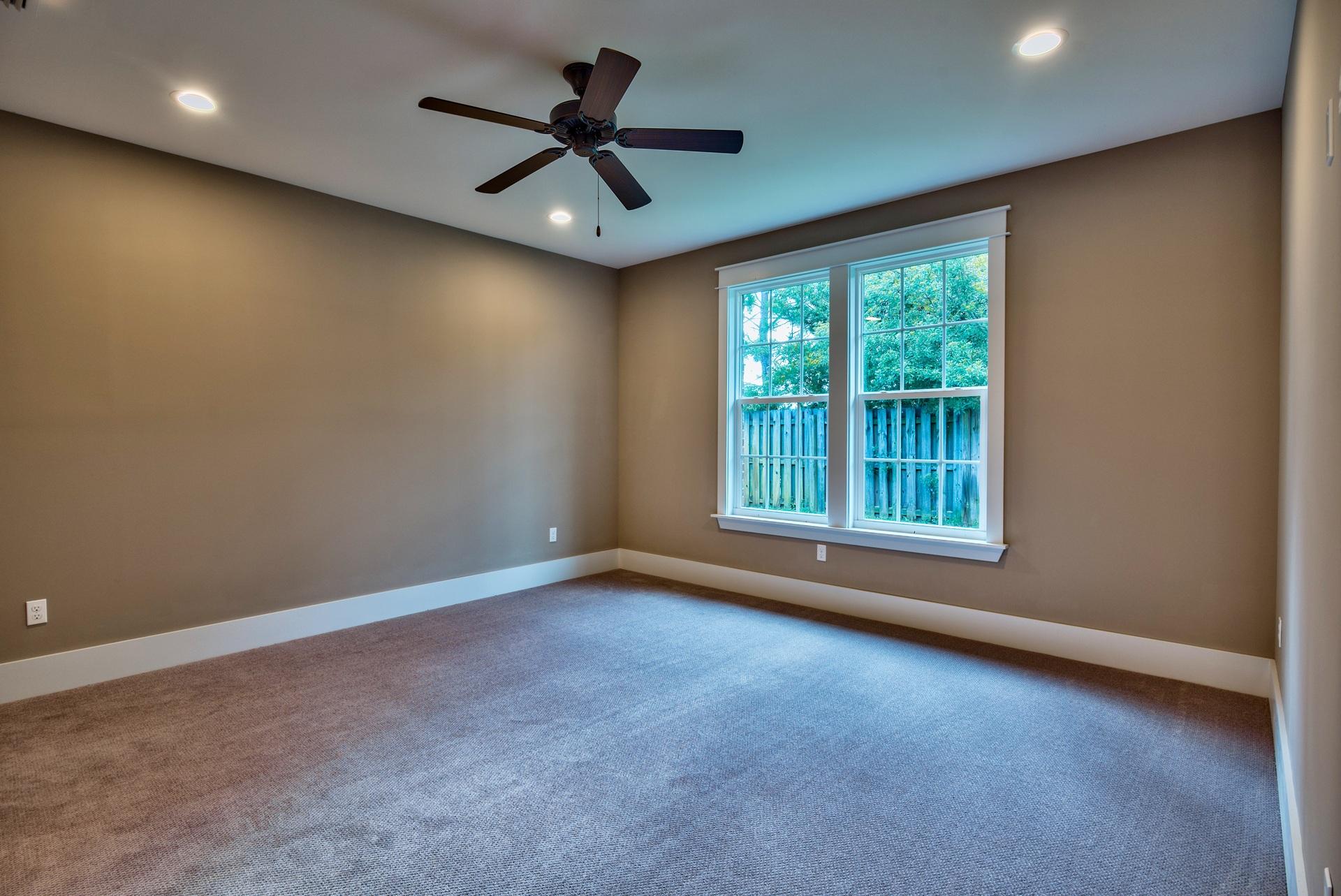 DIAMOND LAKES - Residential