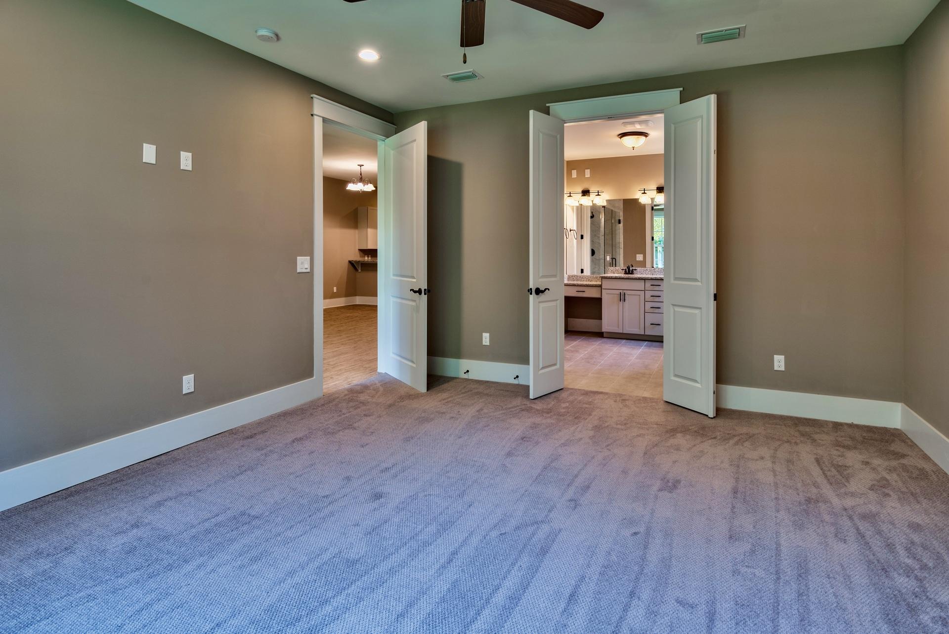 DIAMOND LAKES - Residential