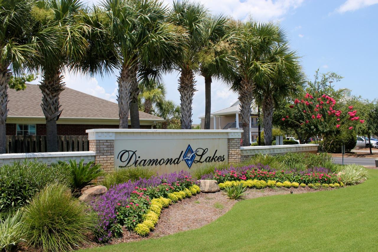 DIAMOND LAKES - Residential