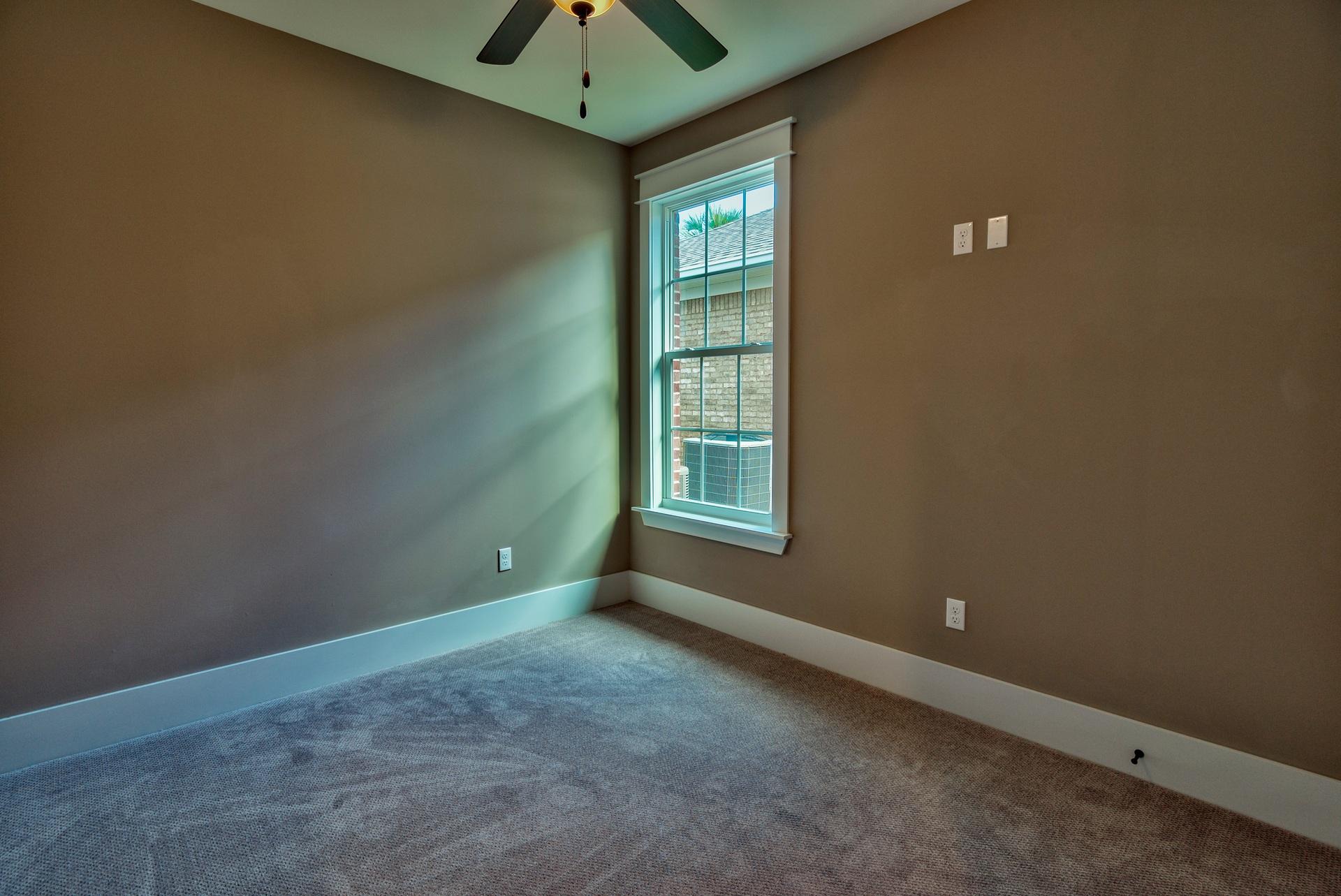 DIAMOND LAKES - Residential