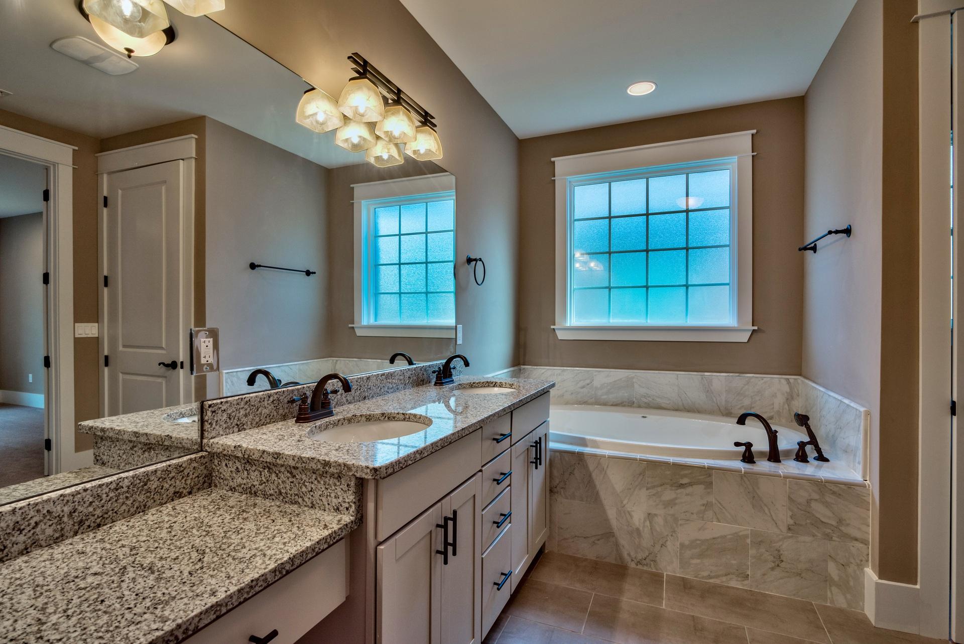 DIAMOND LAKES - Residential