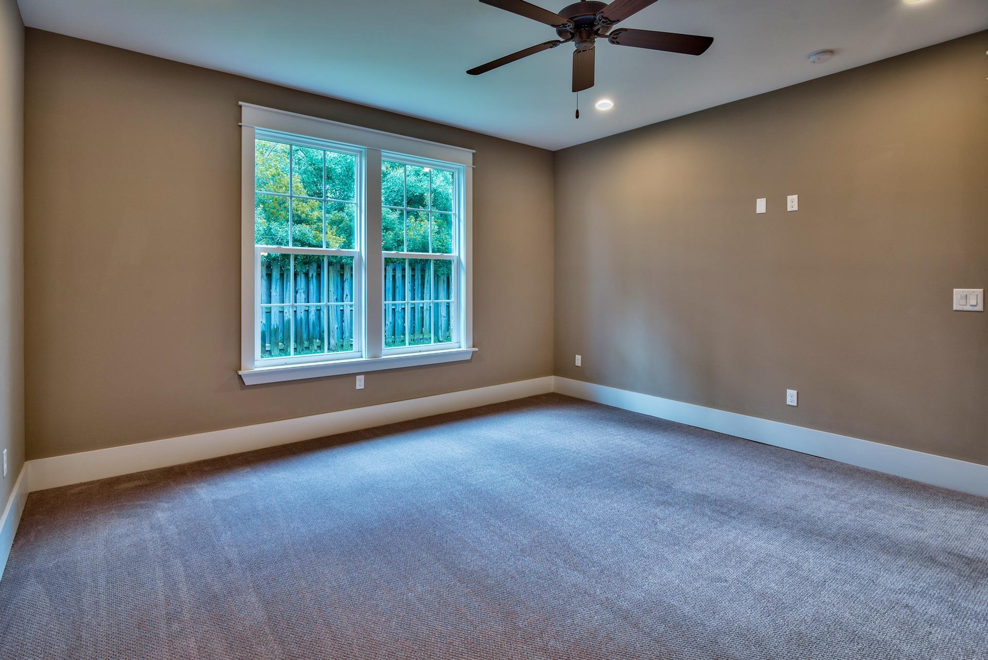 DIAMOND LAKES - Residential