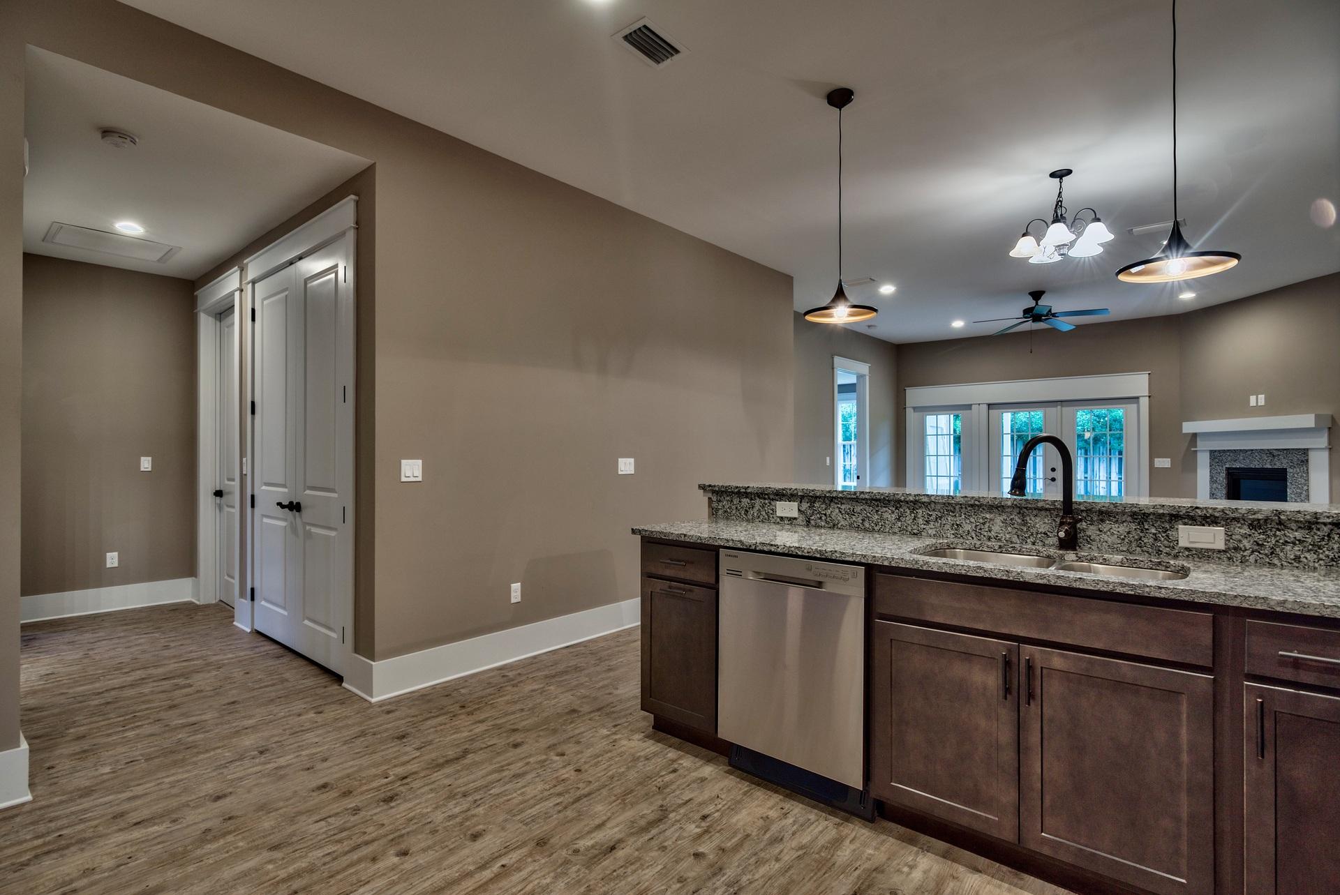 DIAMOND LAKES - Residential