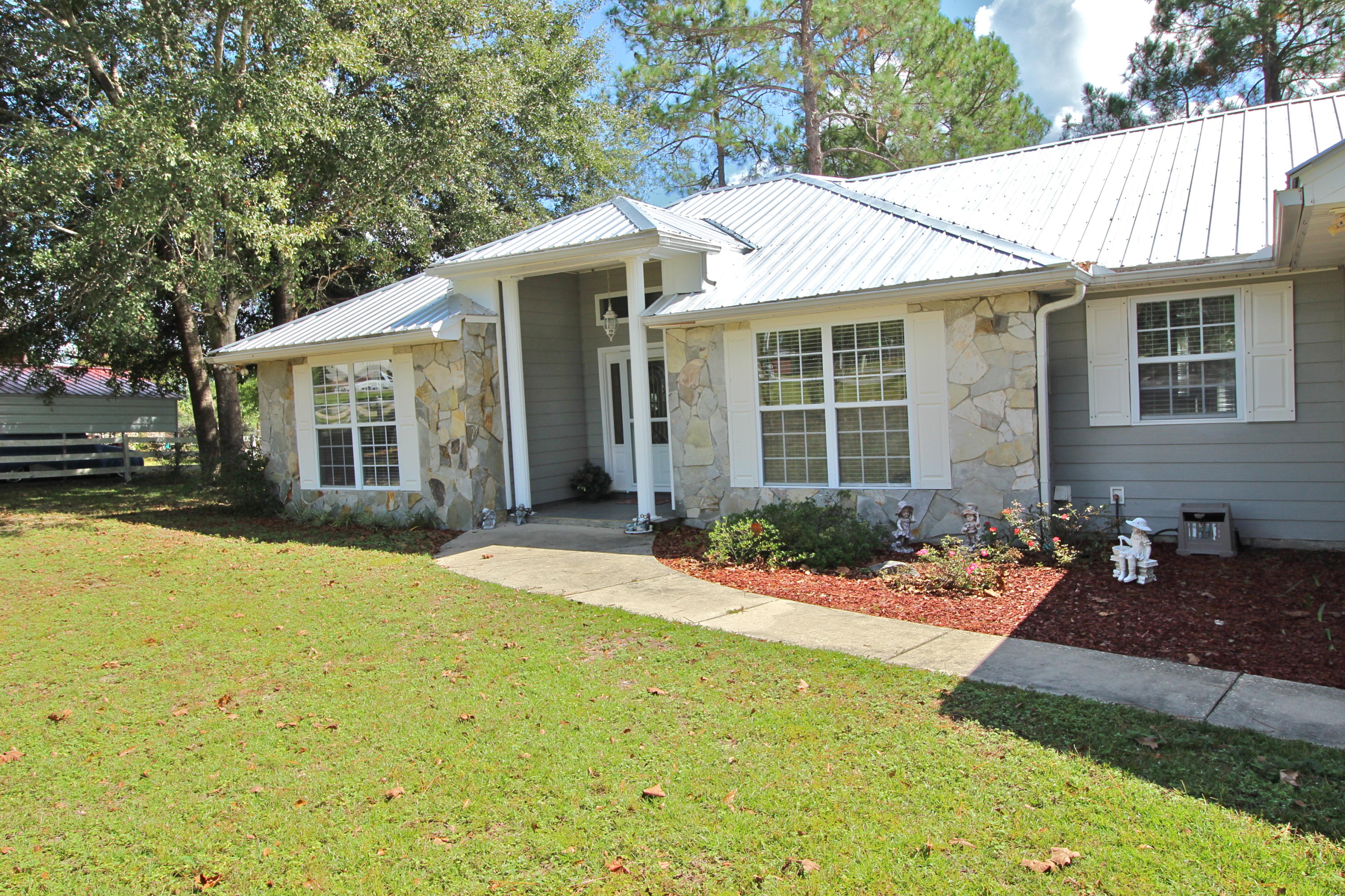 TEN LAKE ESTATES UNIT 1 - Residential