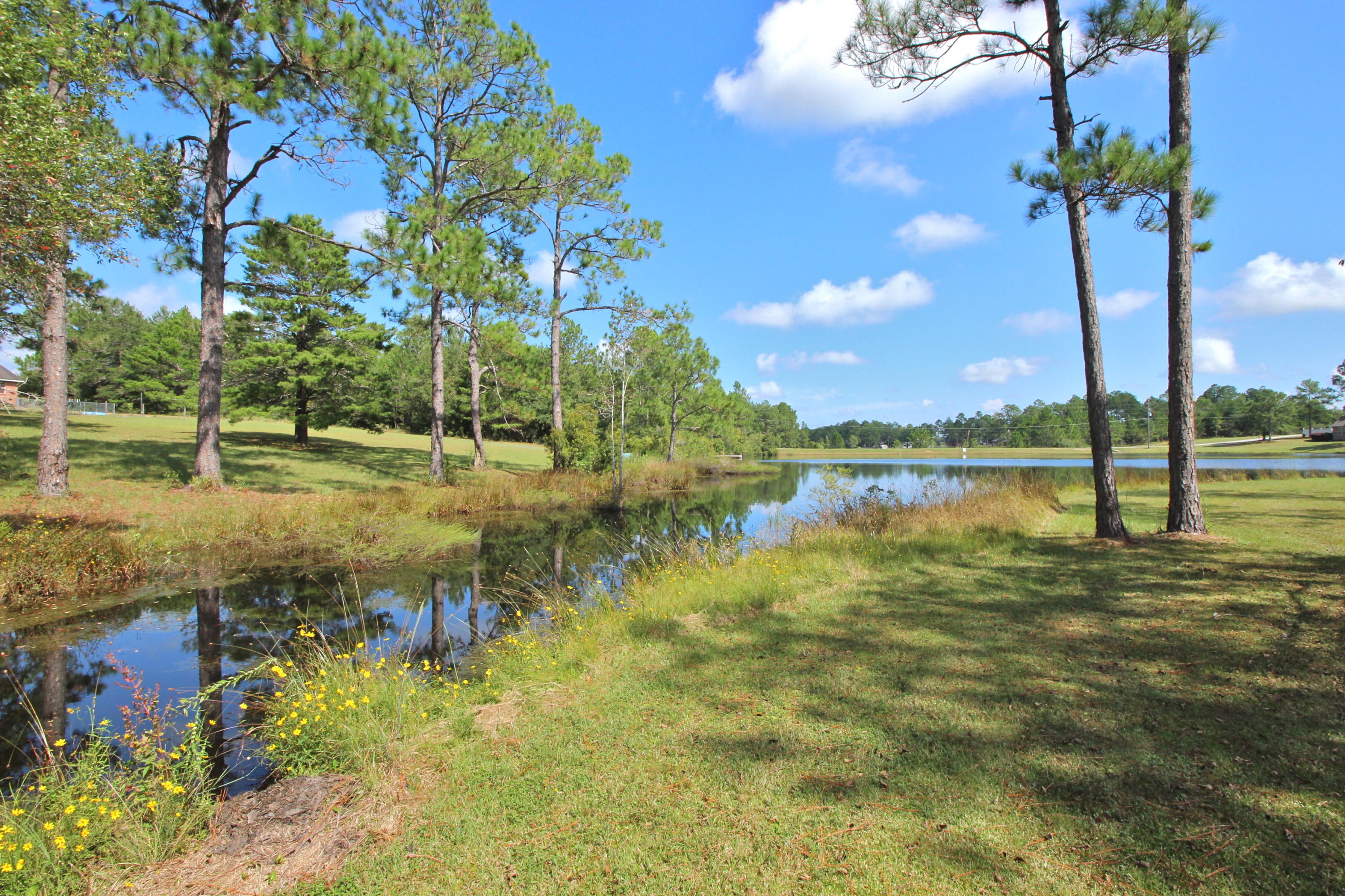 TEN LAKE ESTATES UNIT 1 - Residential