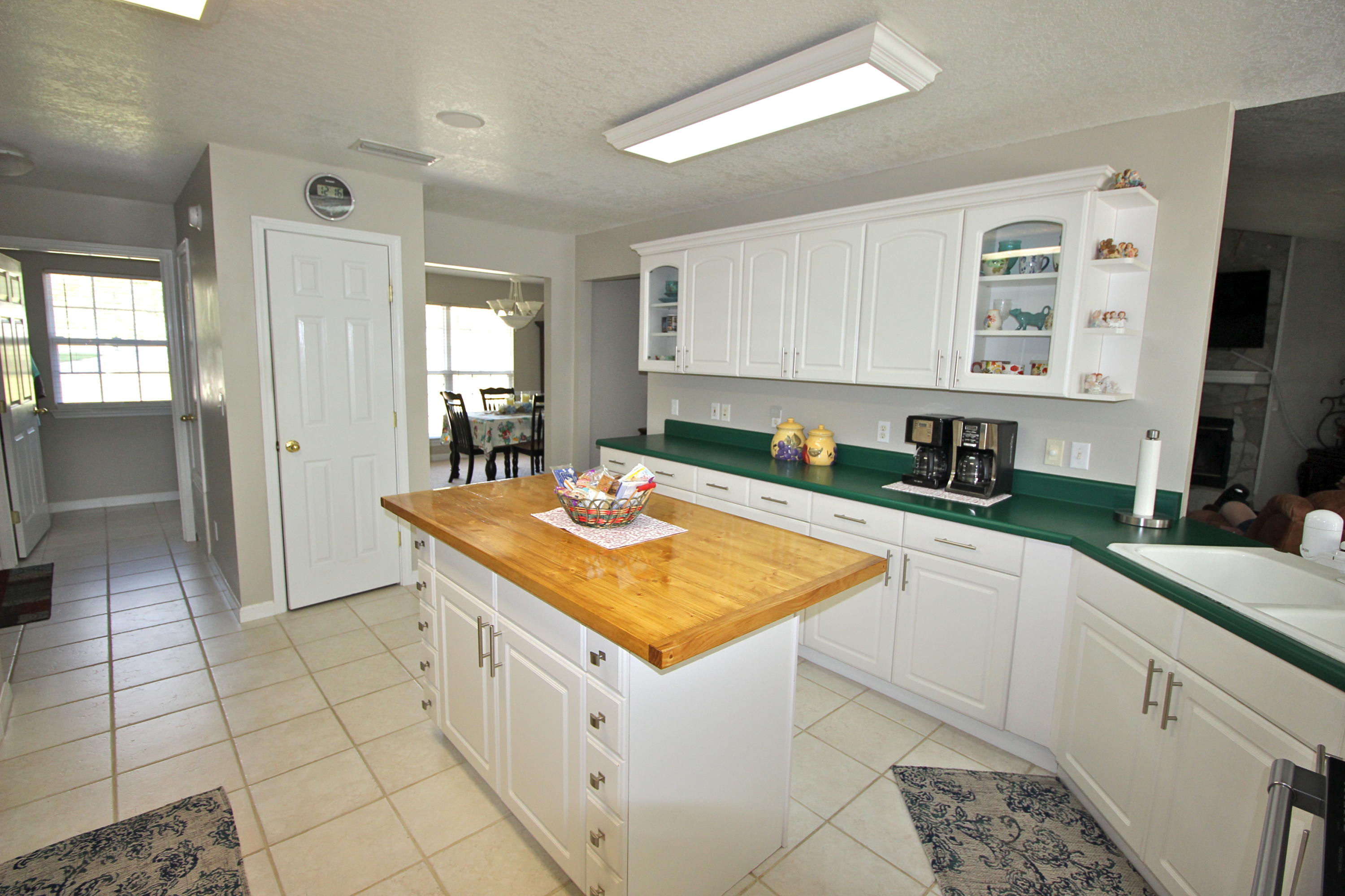 TEN LAKE ESTATES UNIT 1 - Residential