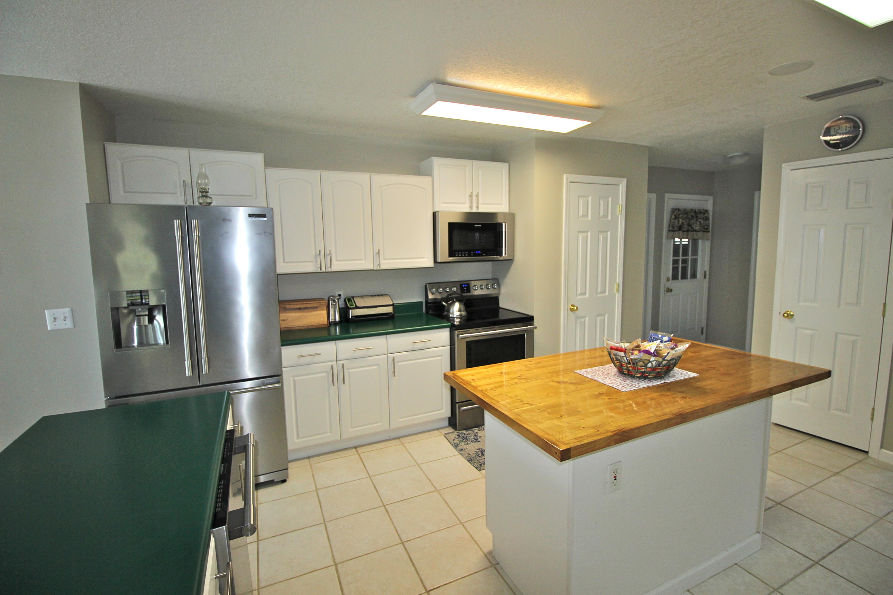 TEN LAKE ESTATES UNIT 1 - Residential