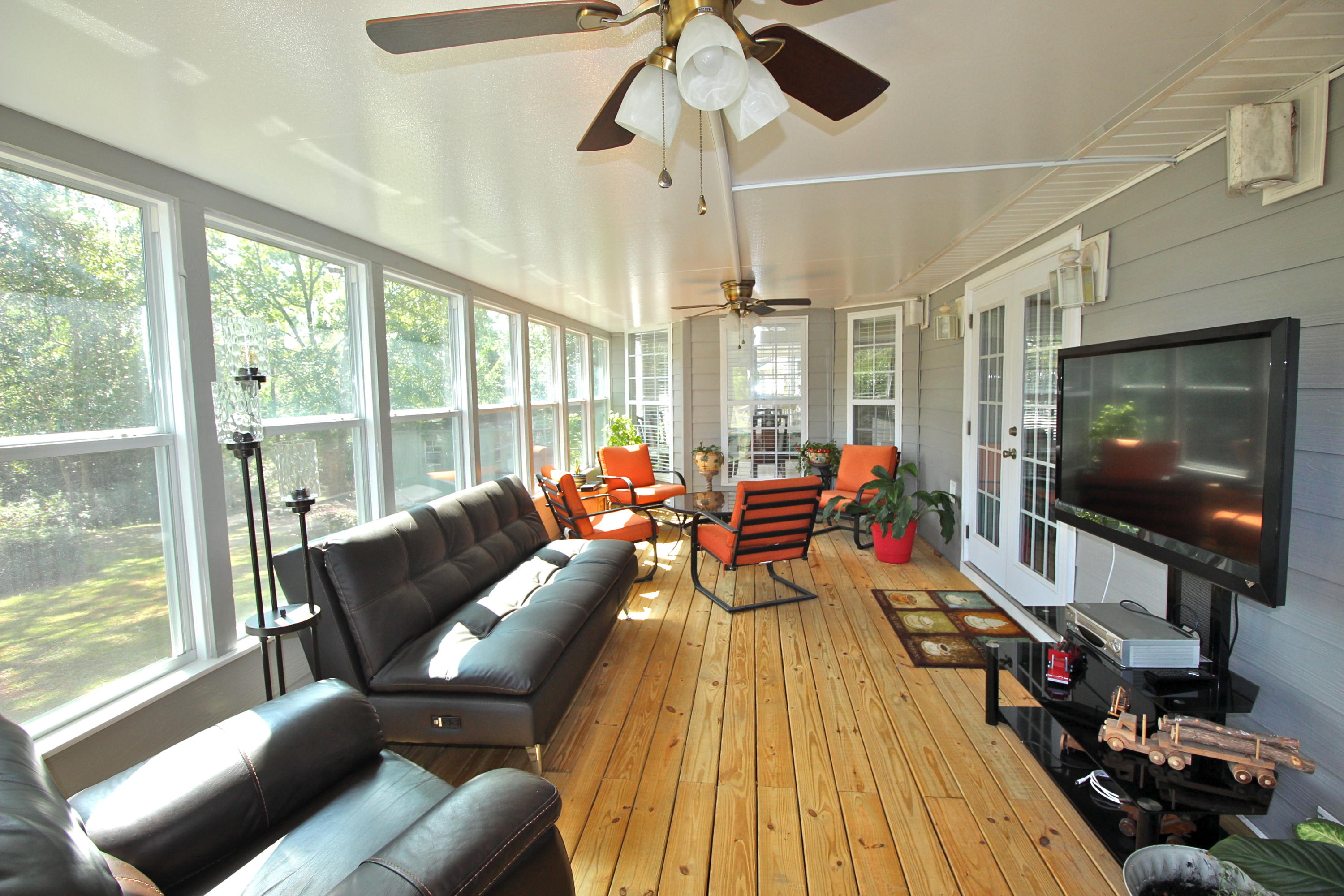 TEN LAKE ESTATES UNIT 1 - Residential