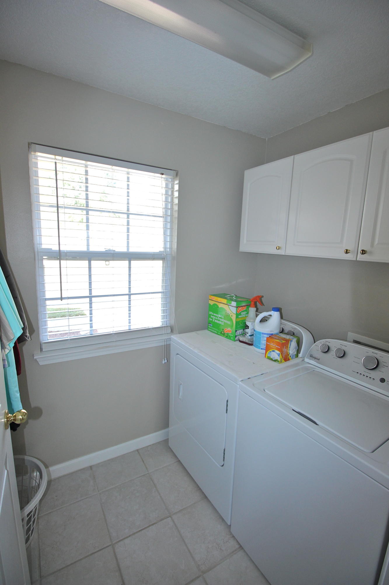 TEN LAKE ESTATES UNIT 1 - Residential