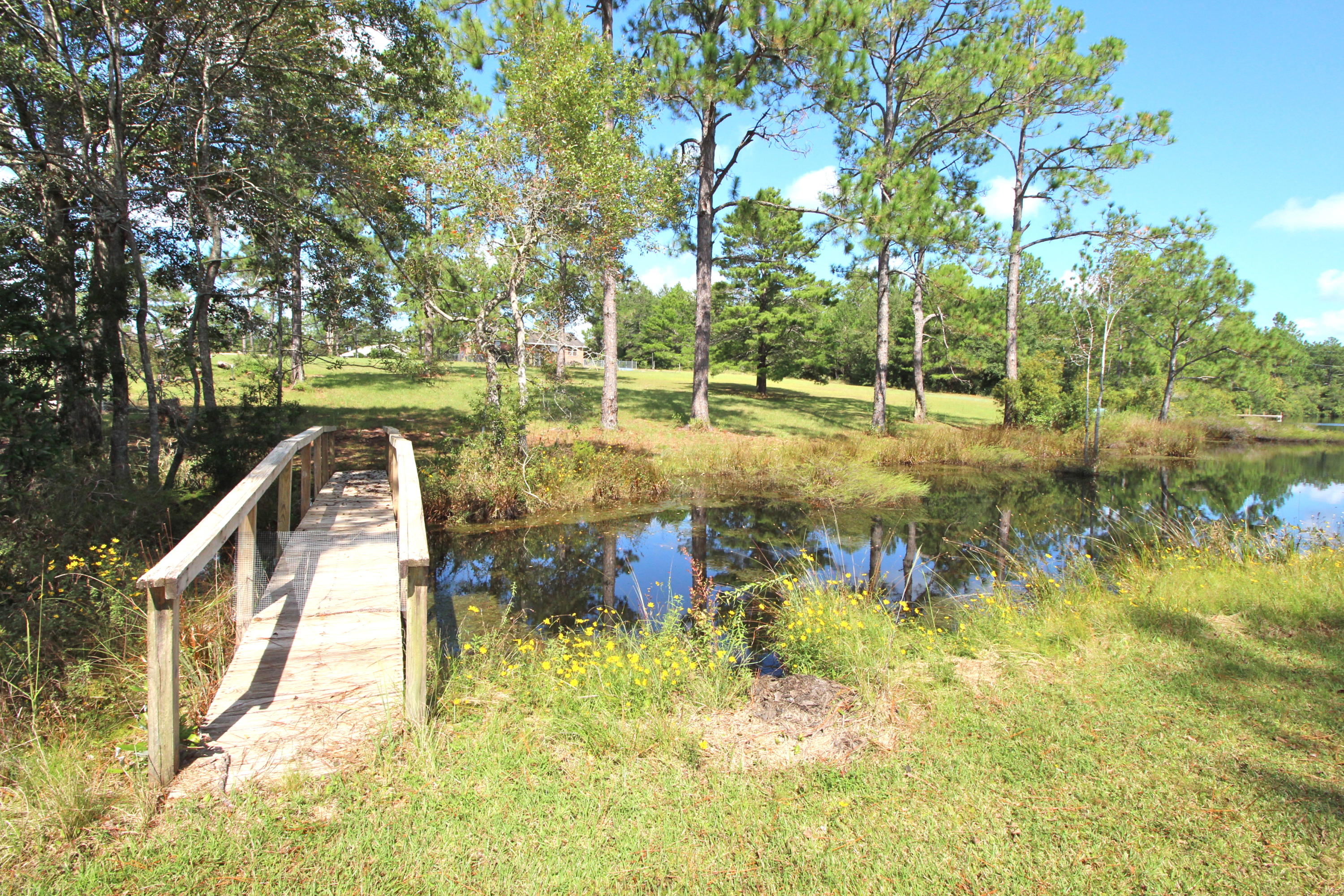 TEN LAKE ESTATES UNIT 1 - Residential