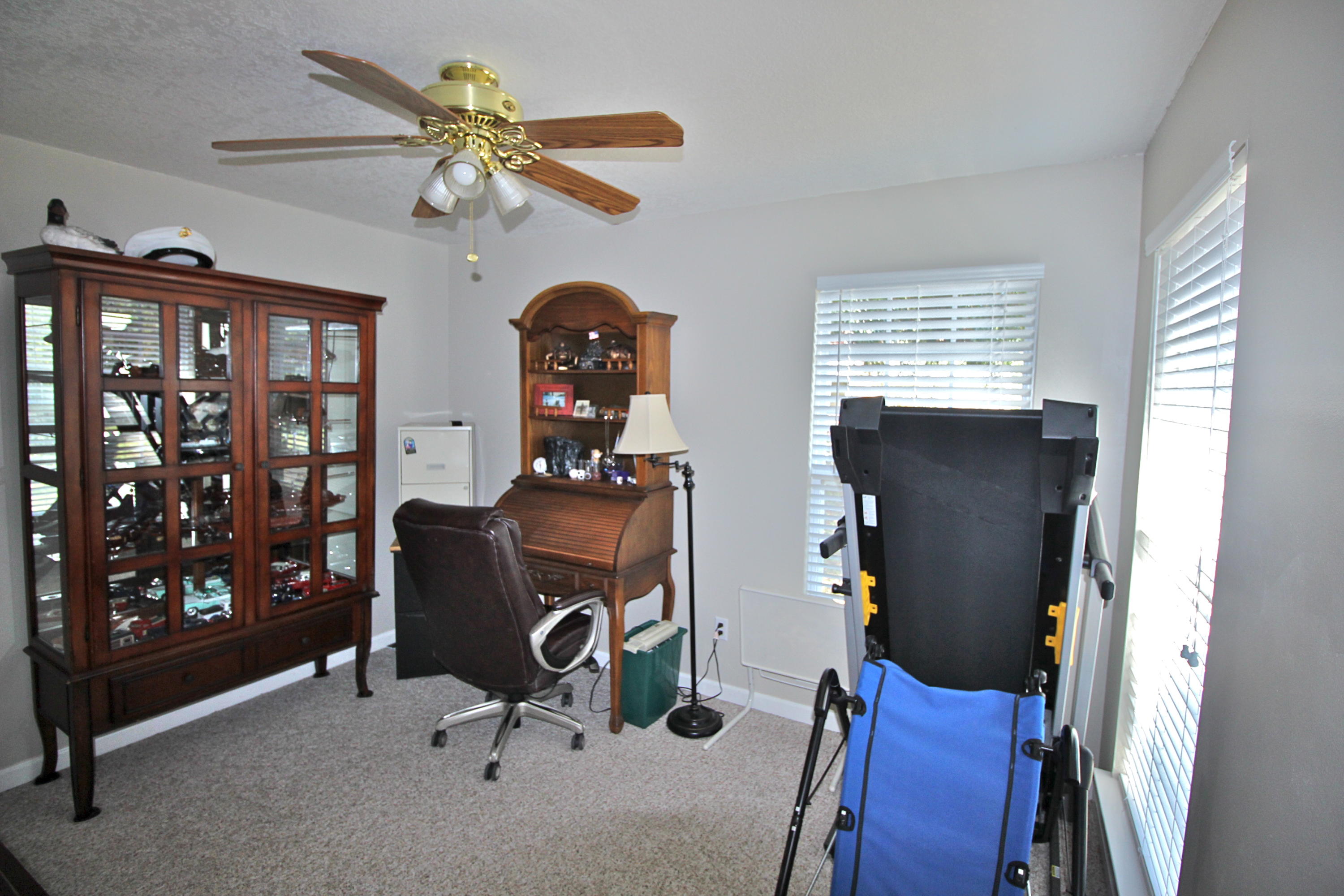 TEN LAKE ESTATES UNIT 1 - Residential