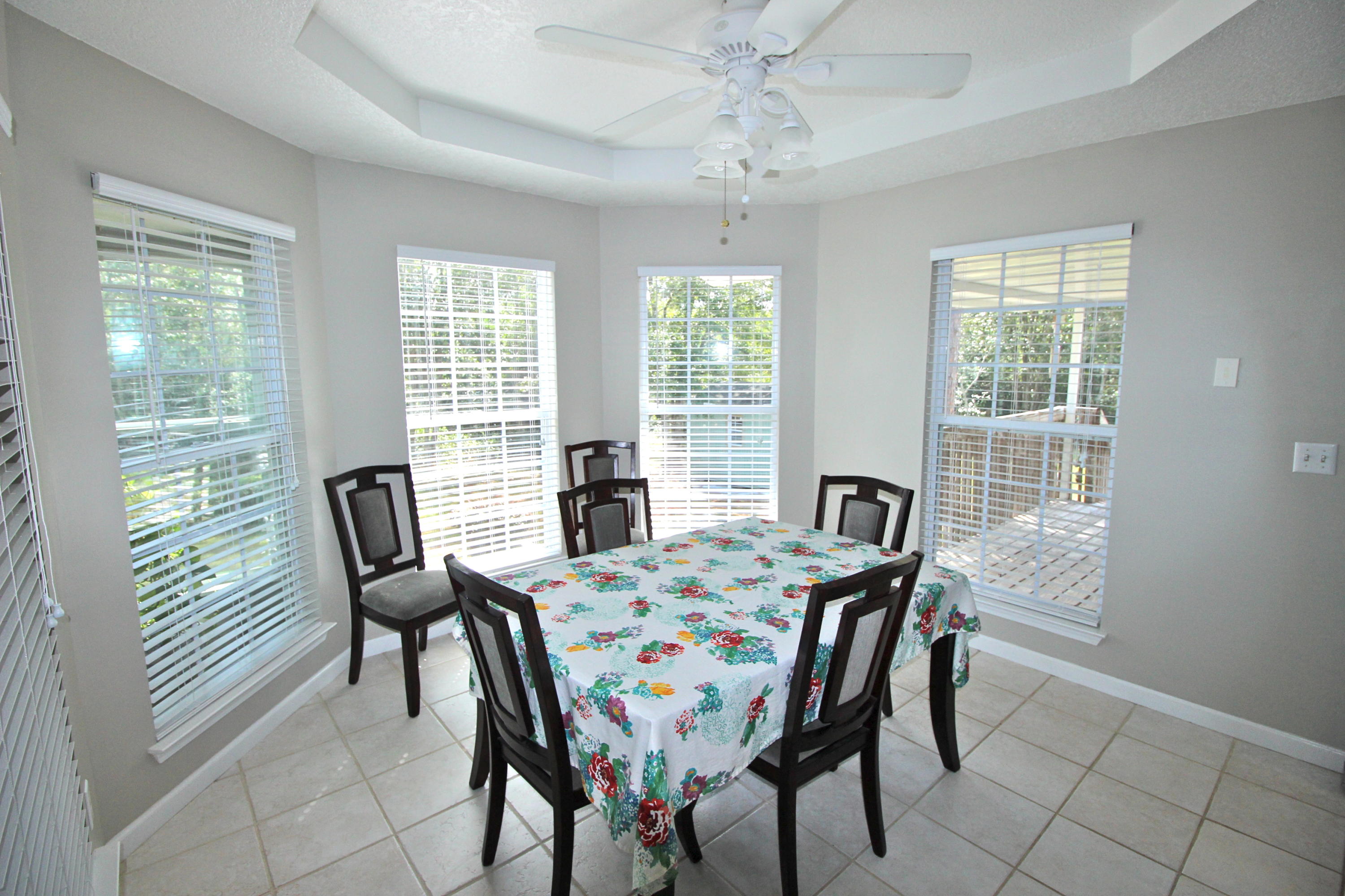 TEN LAKE ESTATES UNIT 1 - Residential