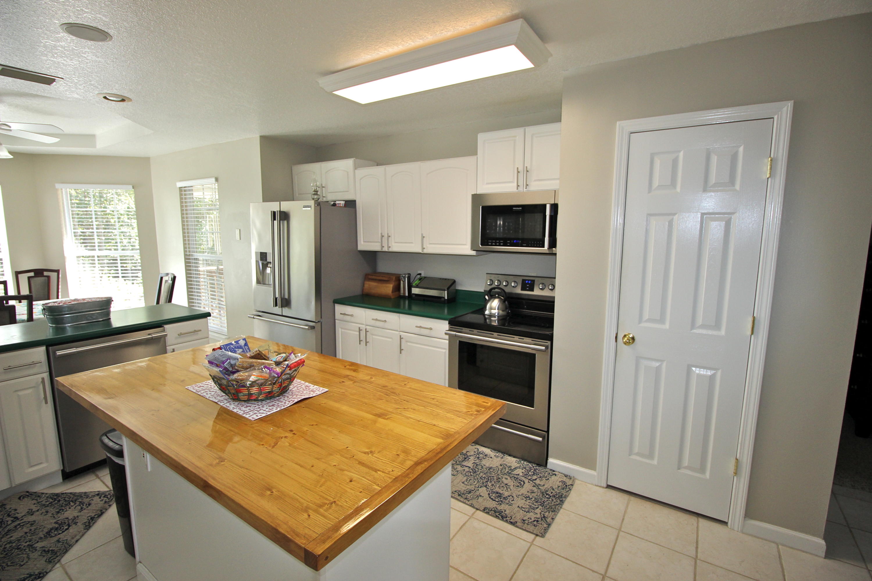 TEN LAKE ESTATES UNIT 1 - Residential