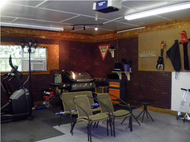 LAURELWOOD ESTATES - Residential