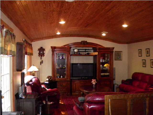 LAURELWOOD ESTATES - Residential