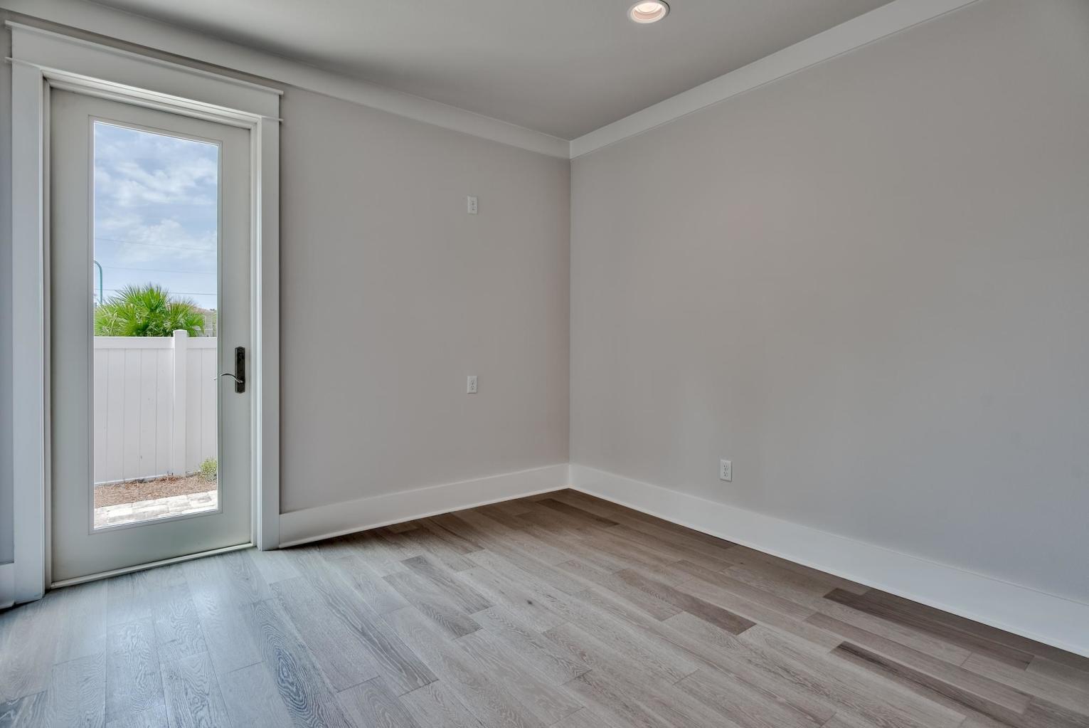 HIDDEN PALMS - Residential