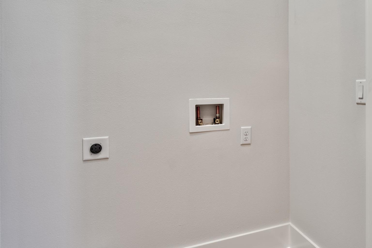 HIDDEN PALMS - Residential