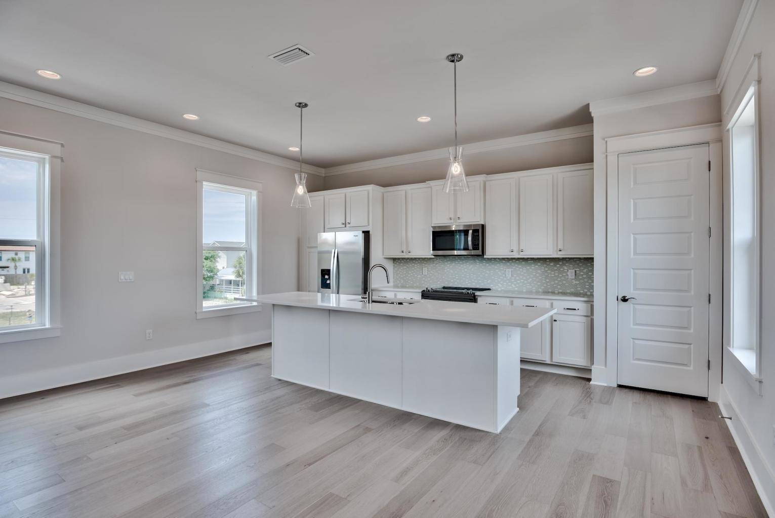 HIDDEN PALMS - Residential