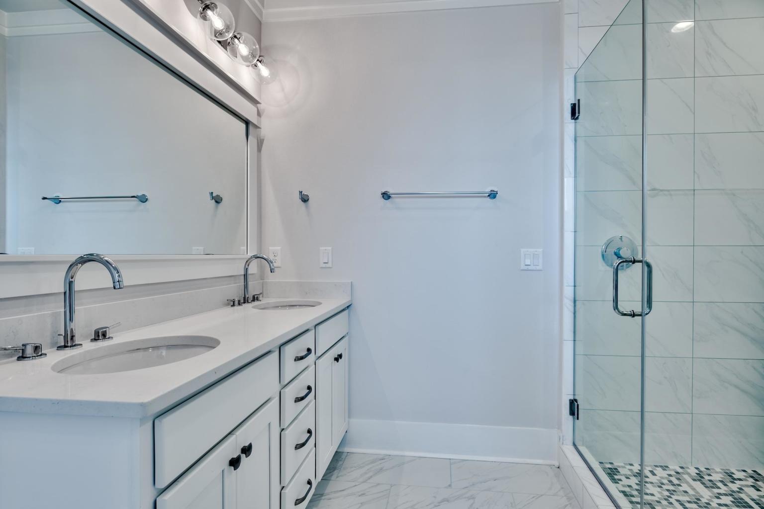 HIDDEN PALMS - Residential