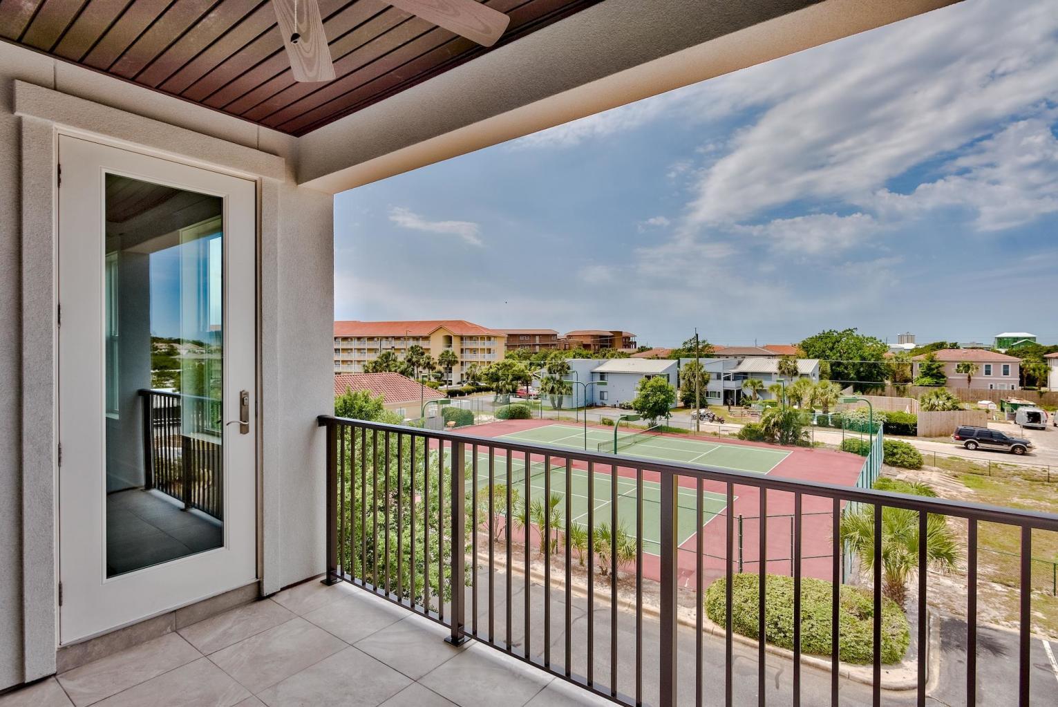 HIDDEN PALMS - Residential