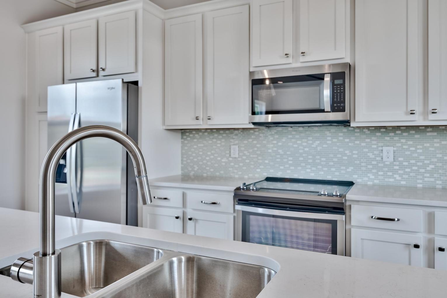 HIDDEN PALMS - Residential