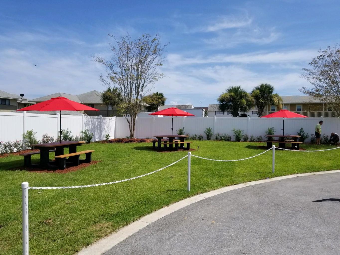 HIDDEN PALMS - Residential