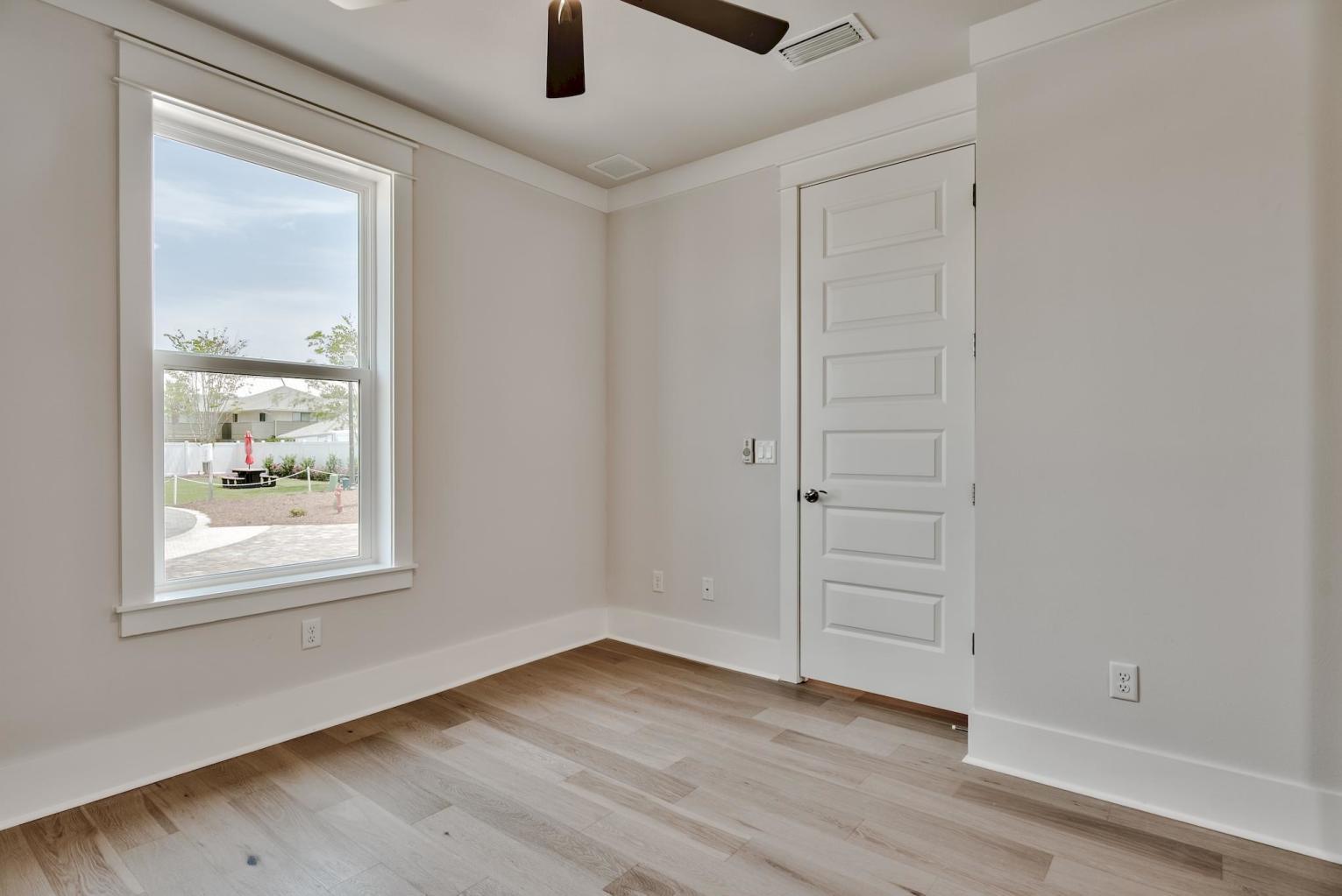 HIDDEN PALMS - Residential