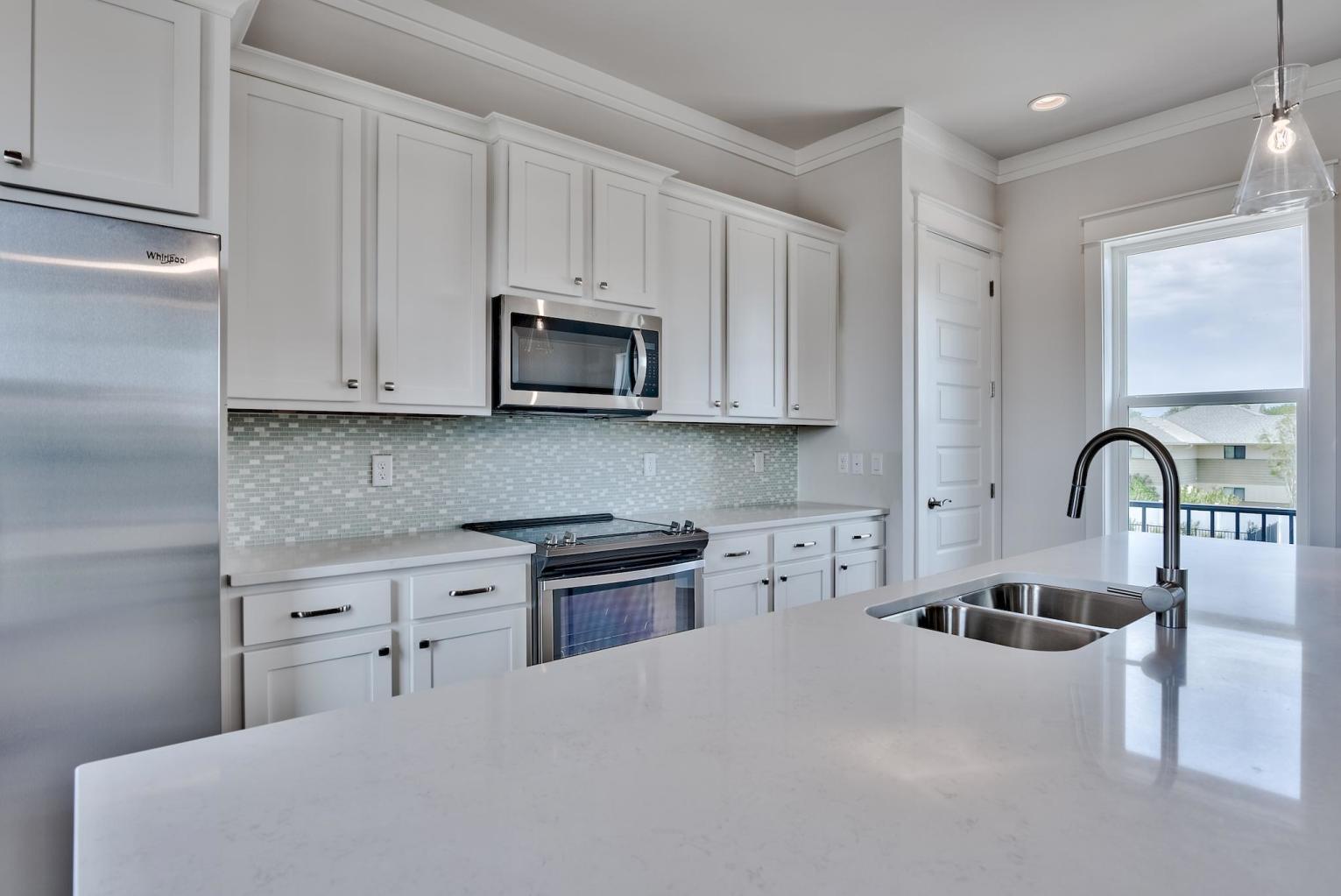 HIDDEN PALMS - Residential