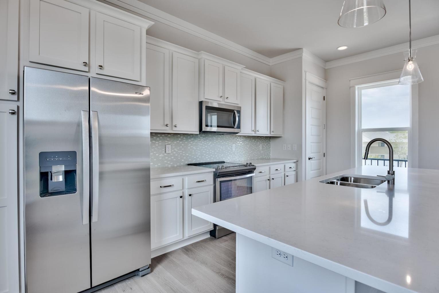 HIDDEN PALMS - Residential