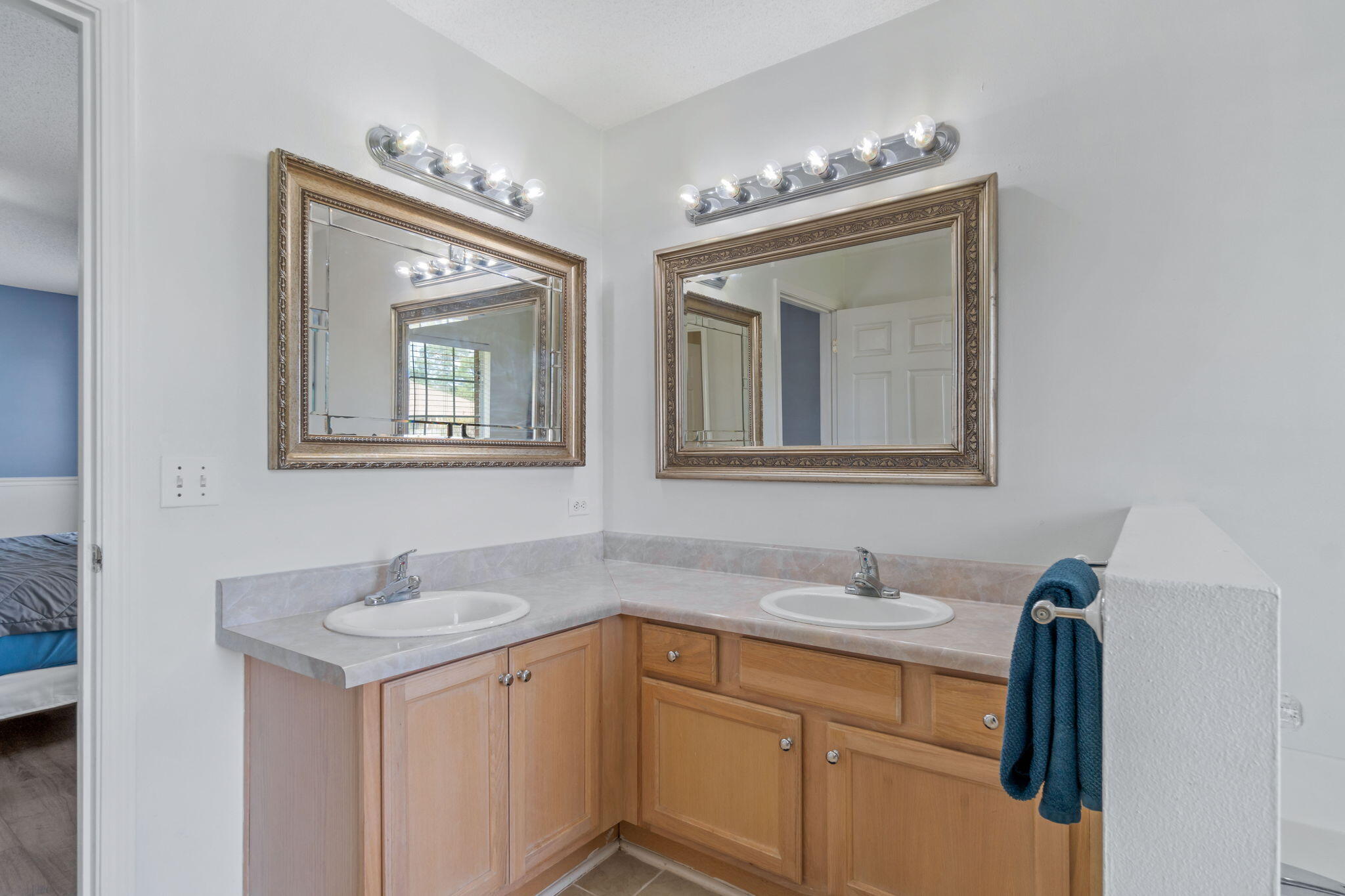 ROSS CROSSING - Residential