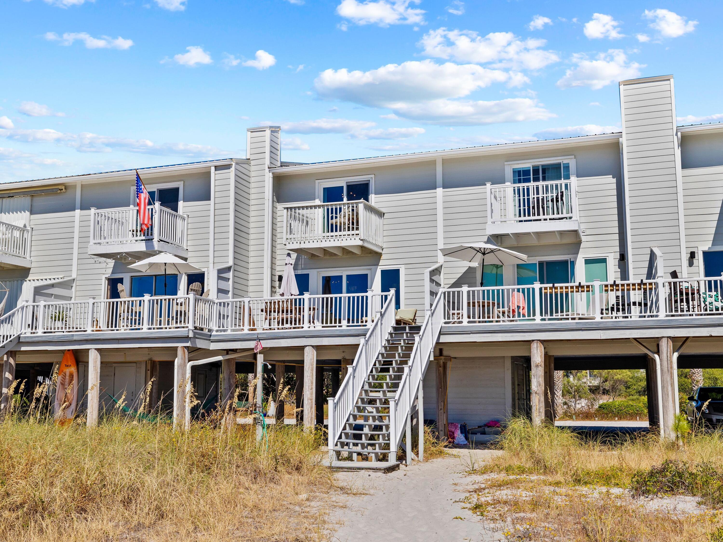 BEACHFRONT T/H - Residential