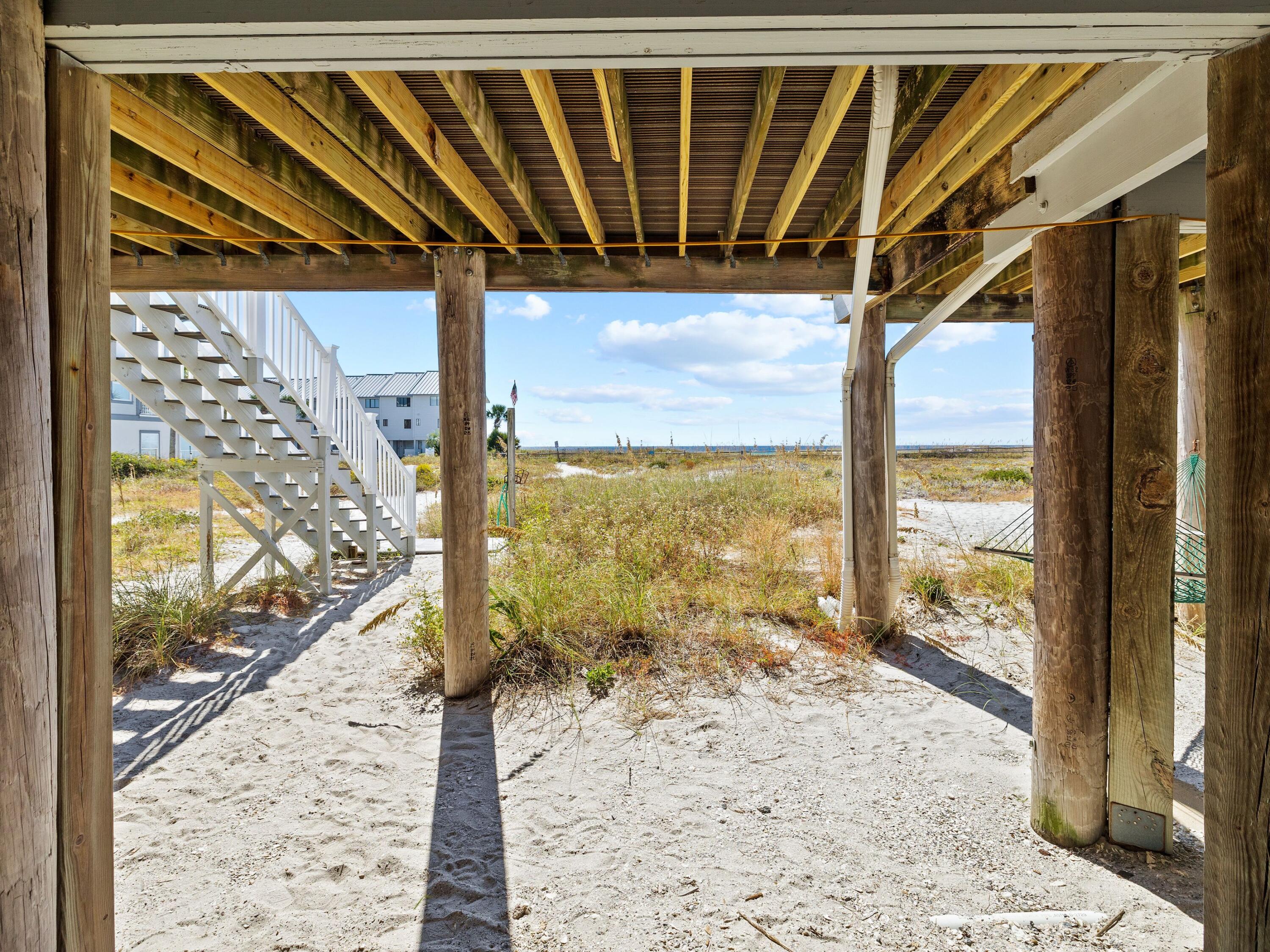 BEACHFRONT T/H - Residential