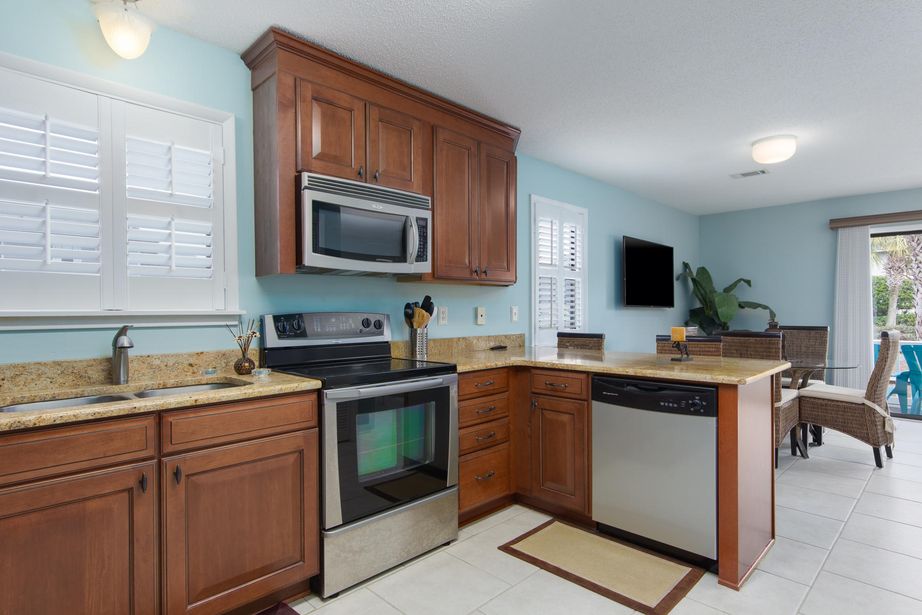 BEACHWOOD VILLAS CONDO - Residential