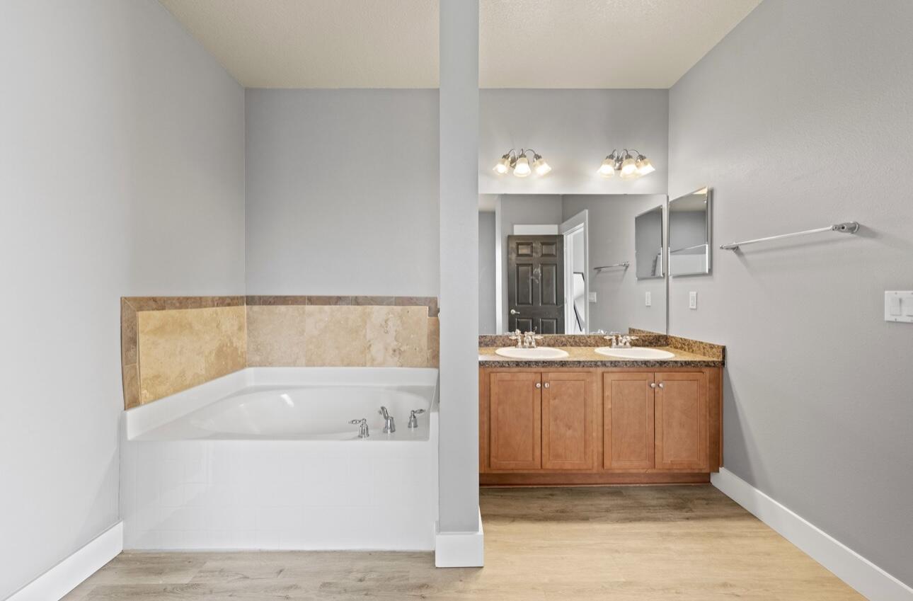 CARNEGIE HILLS - Residential