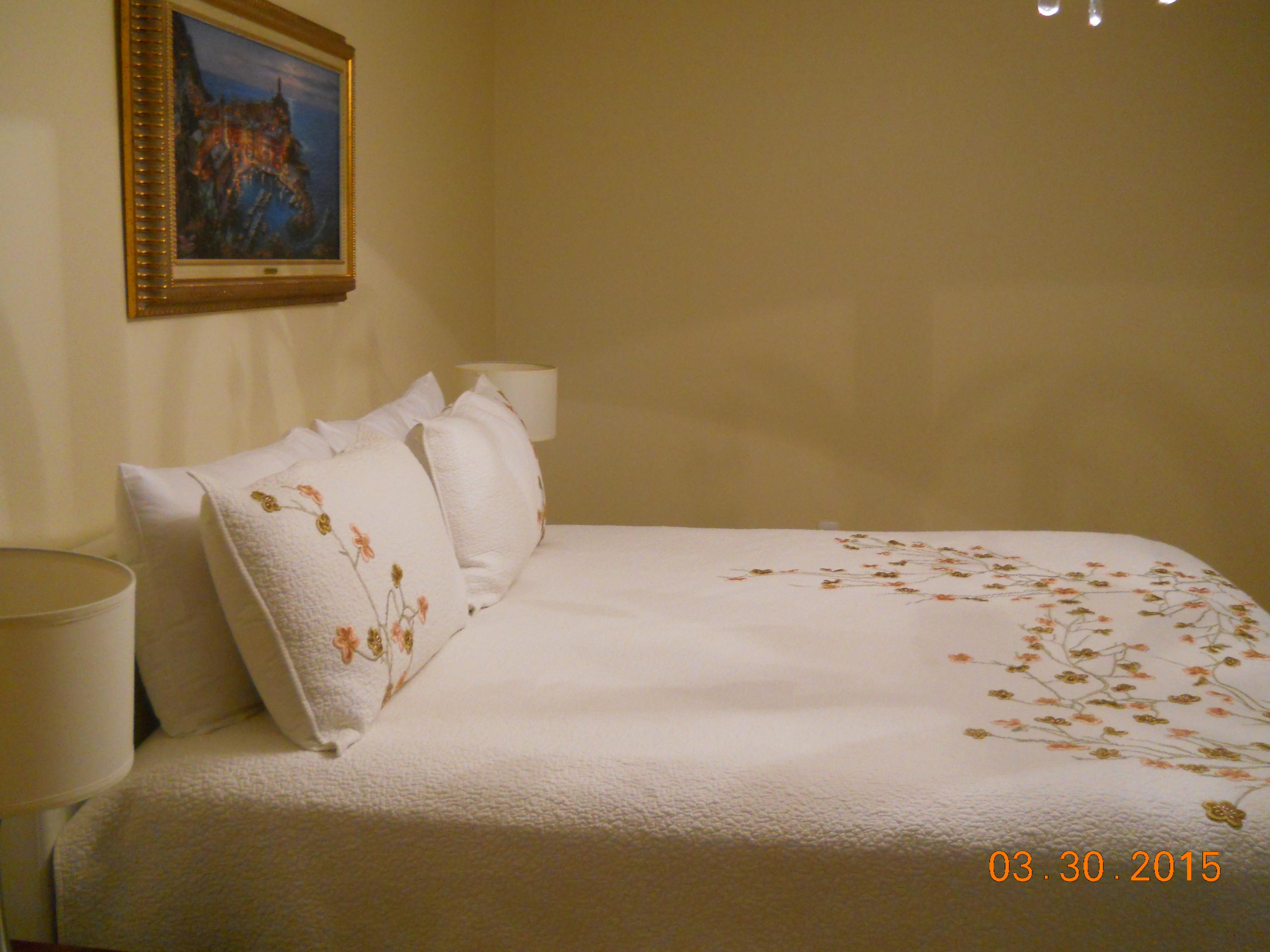 LAKEVIEW CONDO - Residential Lease