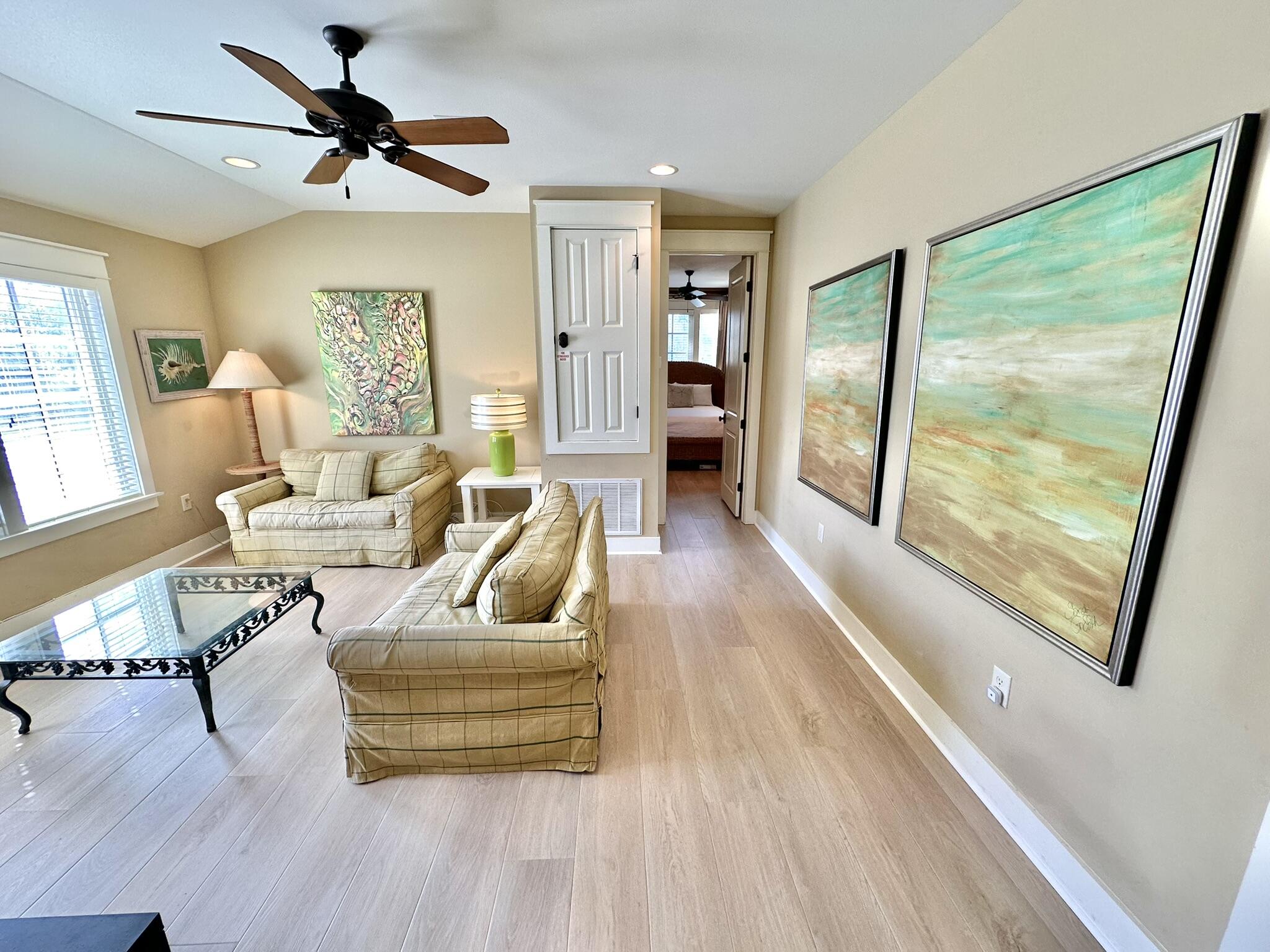 BUNGALOS AT SANDESTIN - Residential