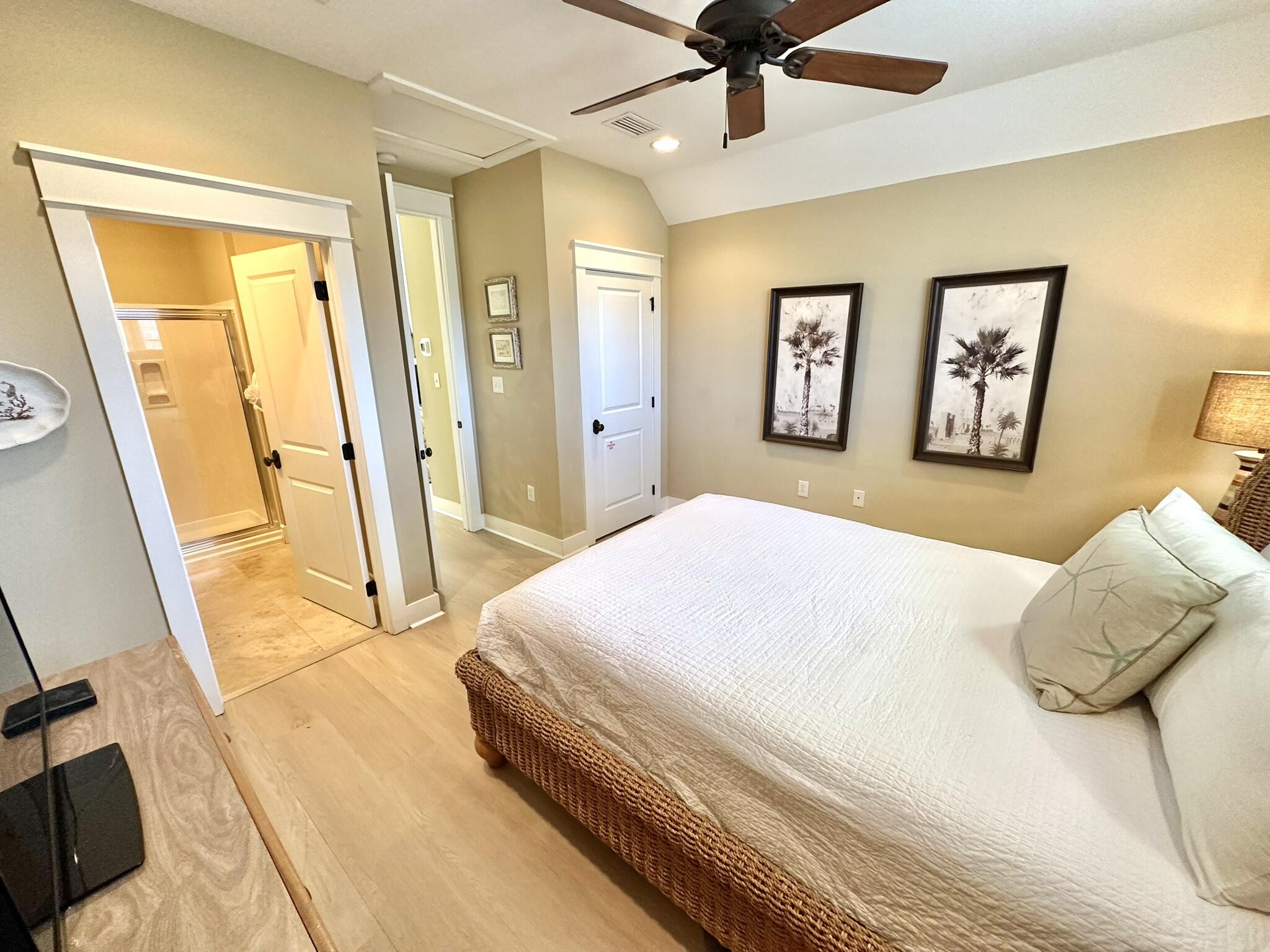 BUNGALOS AT SANDESTIN - Residential