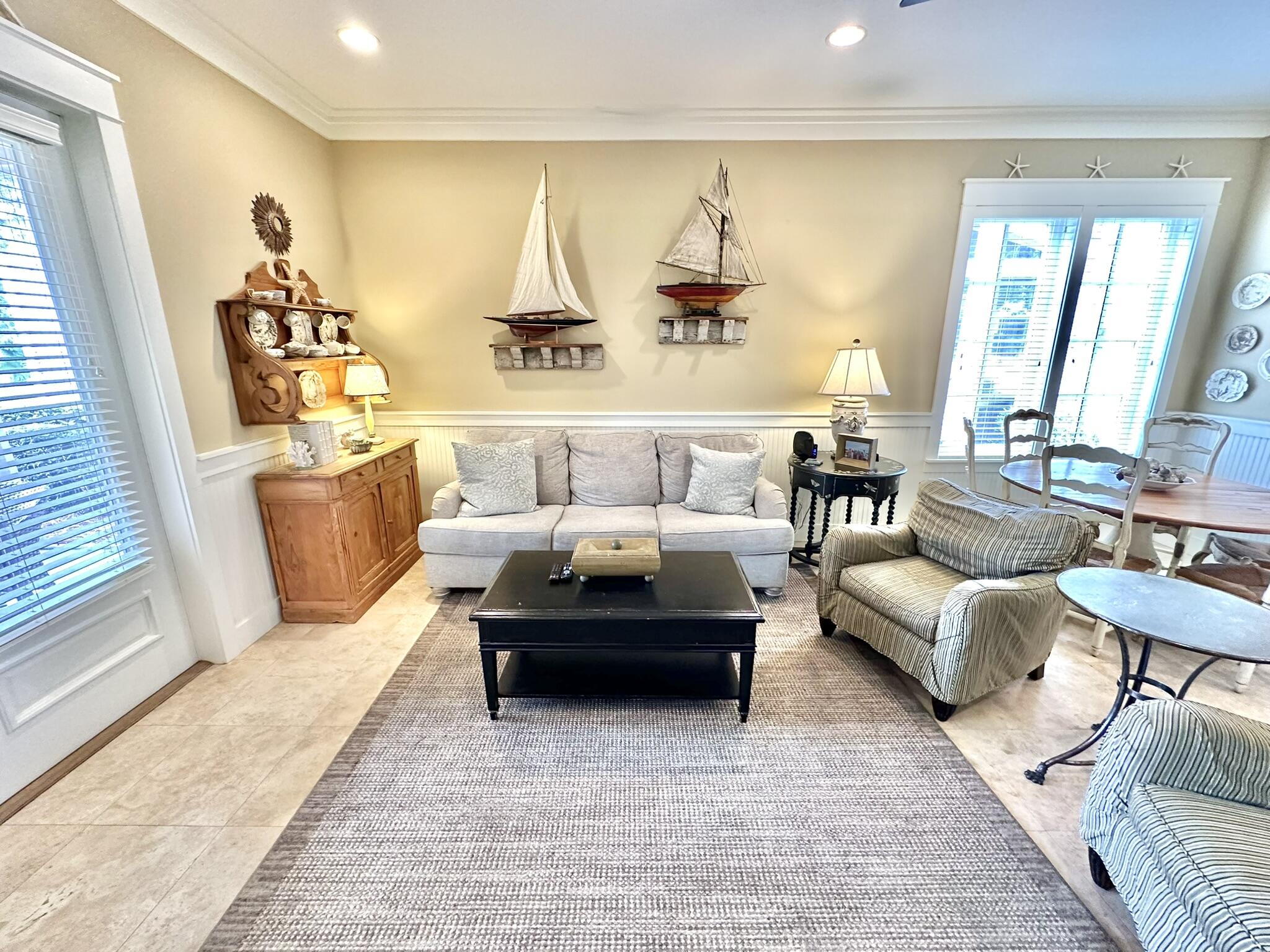BUNGALOS AT SANDESTIN - Residential