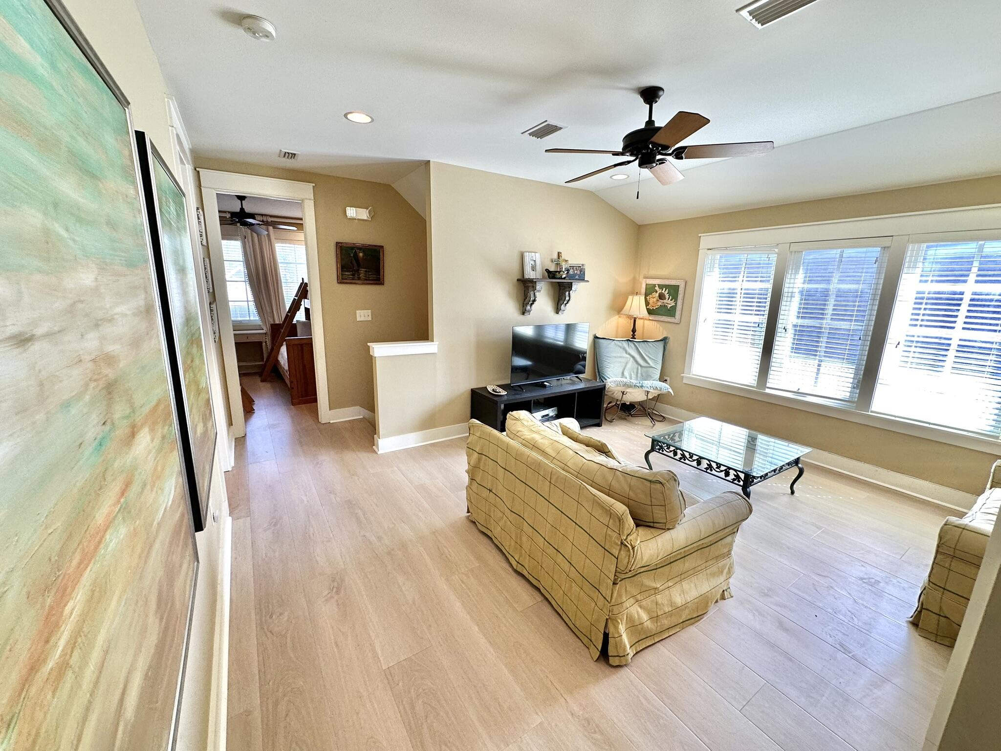 BUNGALOS AT SANDESTIN - Residential