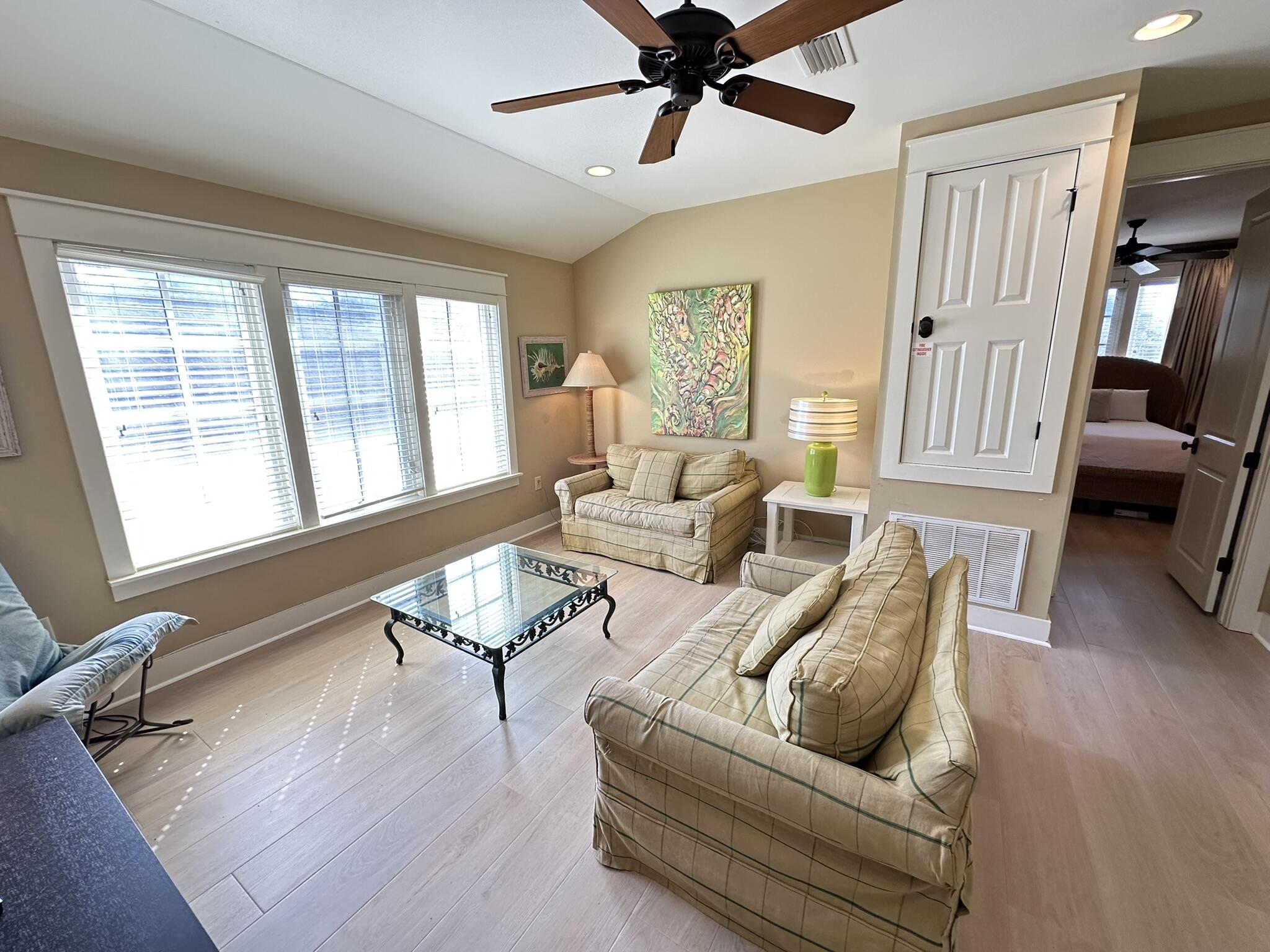 BUNGALOS AT SANDESTIN - Residential