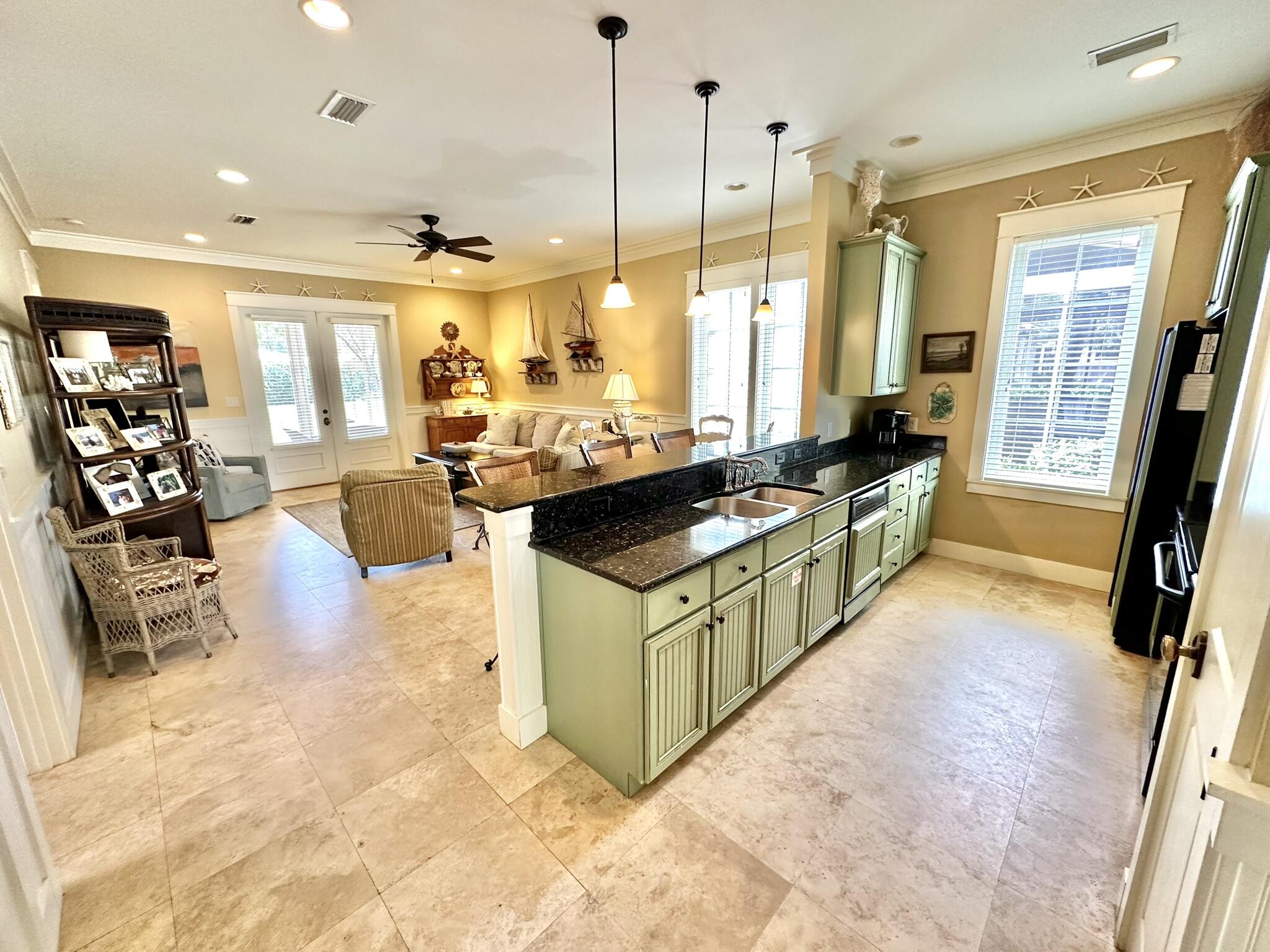 BUNGALOS AT SANDESTIN - Residential