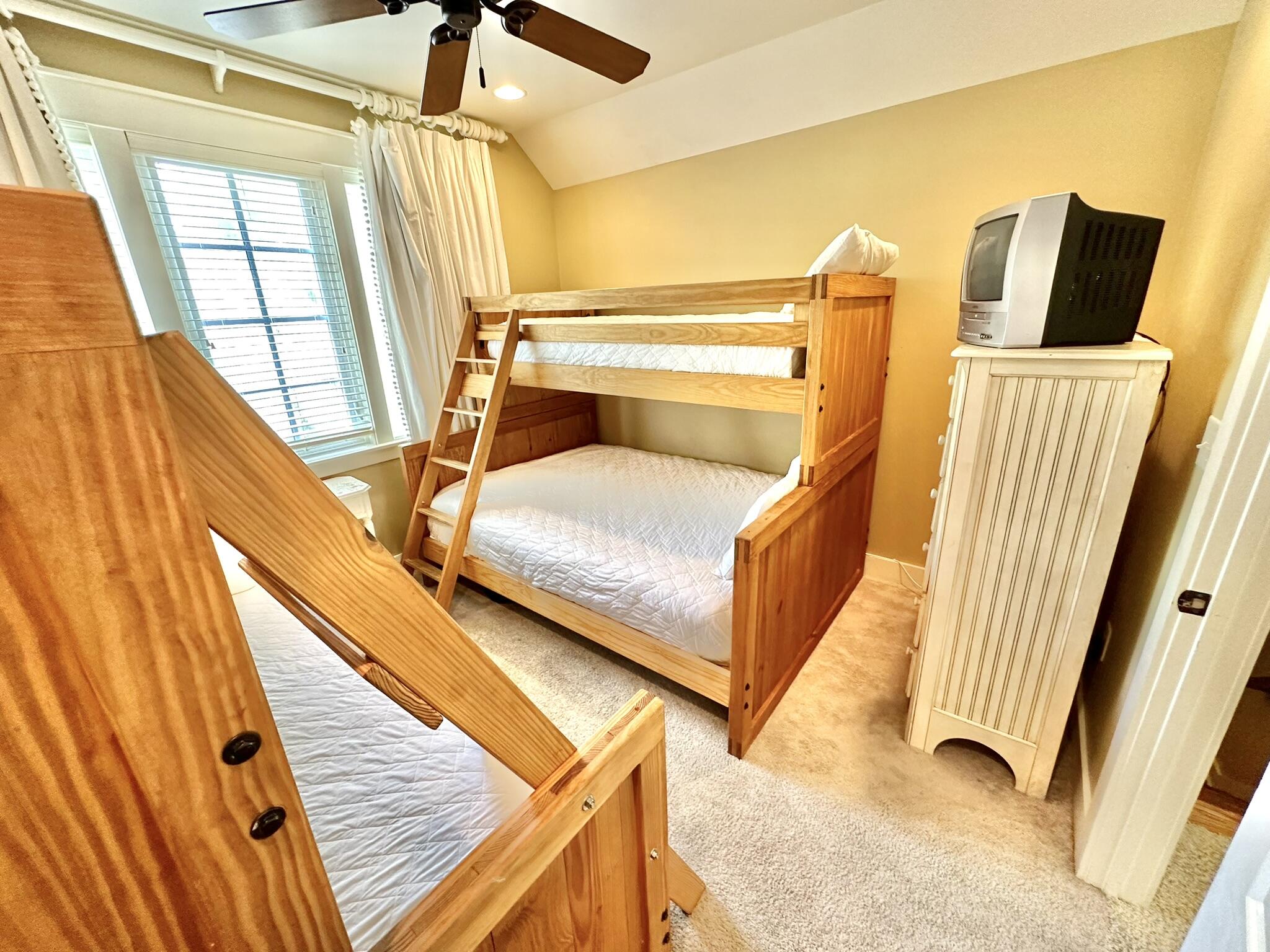 BUNGALOS AT SANDESTIN - Residential